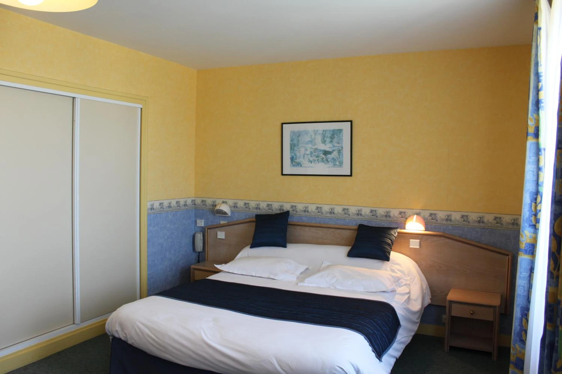 Chambre disponible pour un séminaire d'entreprise à Hotel Des Bains - Lancieux