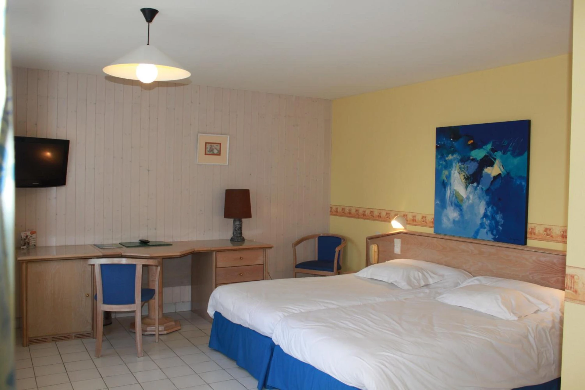 Chambre disponible pour un séminaire d'entreprise à Hotel Des Bains - Lancieux
