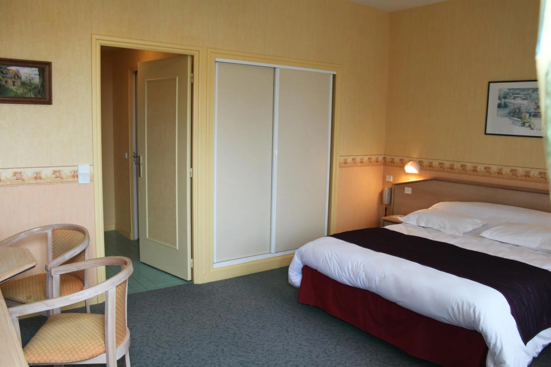 Magnifique chambre pour un séminaire d'entreprise à Hotel Des Bains - Lancieux