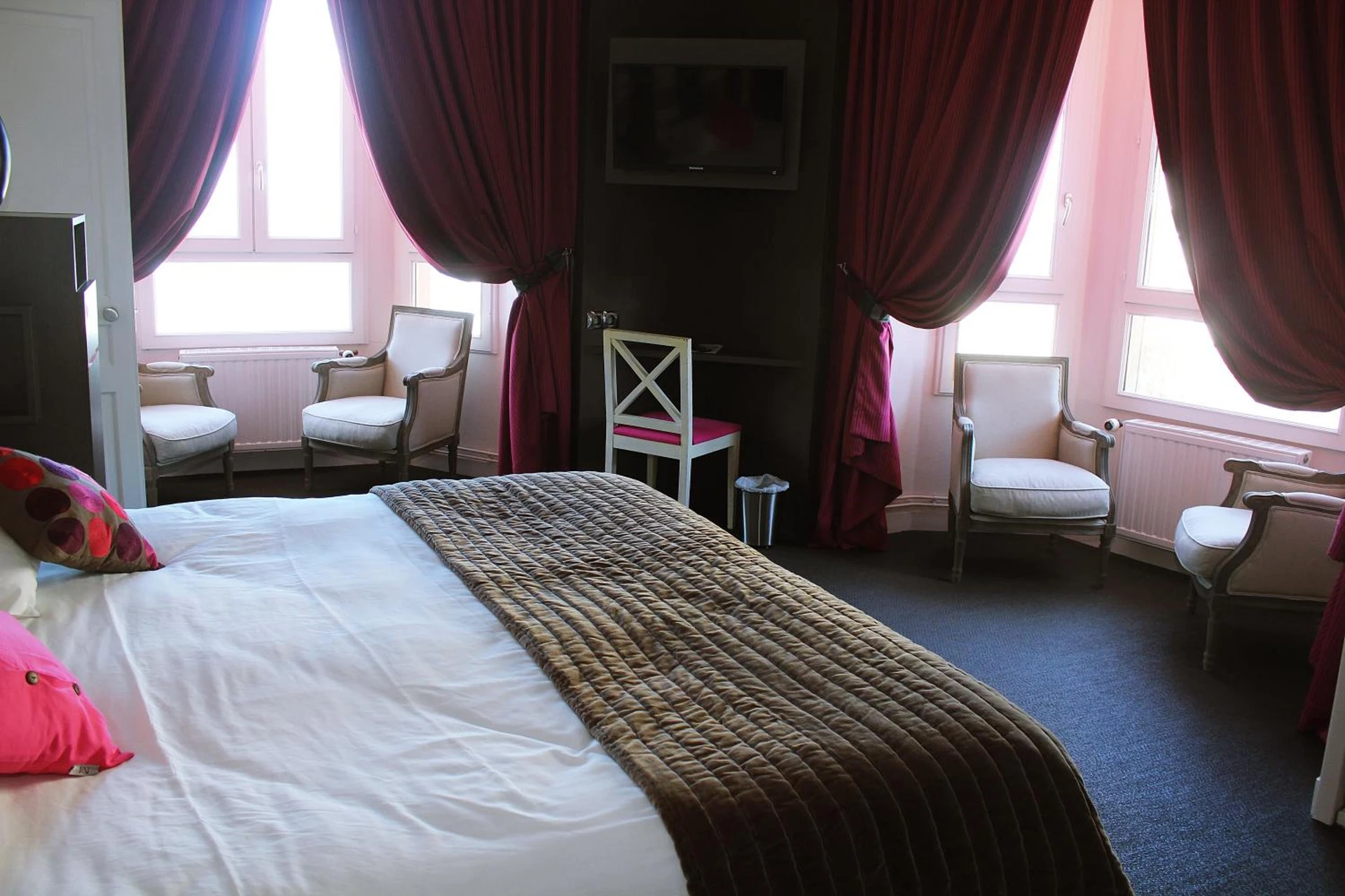 Chambre disponible pour un séminaire d'entreprise à Hotel Des Bains - Granville