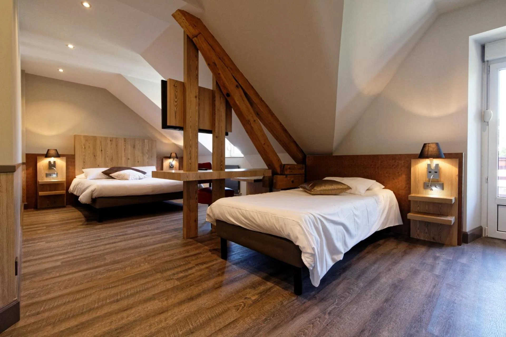 Chambre disponible pour un séminaire d'entreprise à Logis Hotel Des Bains - Gérardmer
