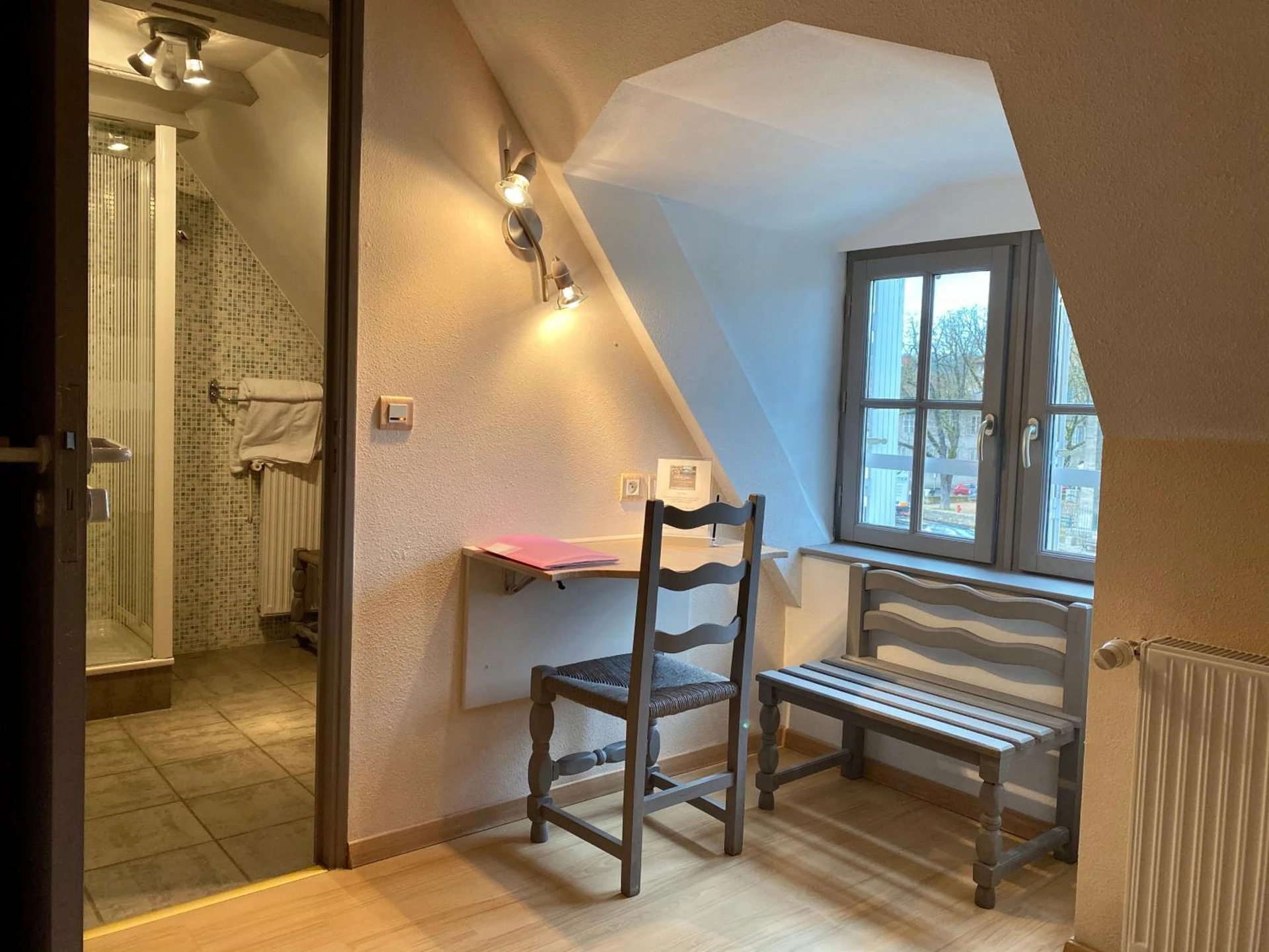 Chambre disponible pour un séminaire d'entreprise à Hôtel des Bains - Figeac