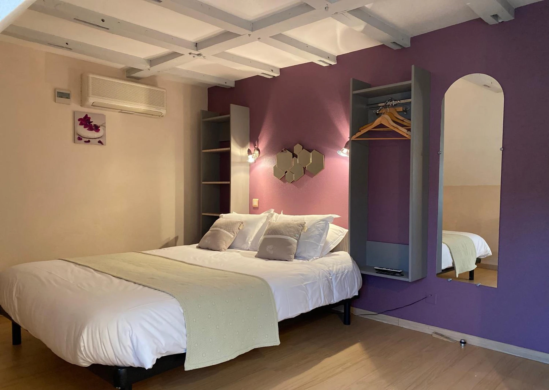 Chambre disponible pour un séminaire d'entreprise à Hôtel des Bains - Figeac
