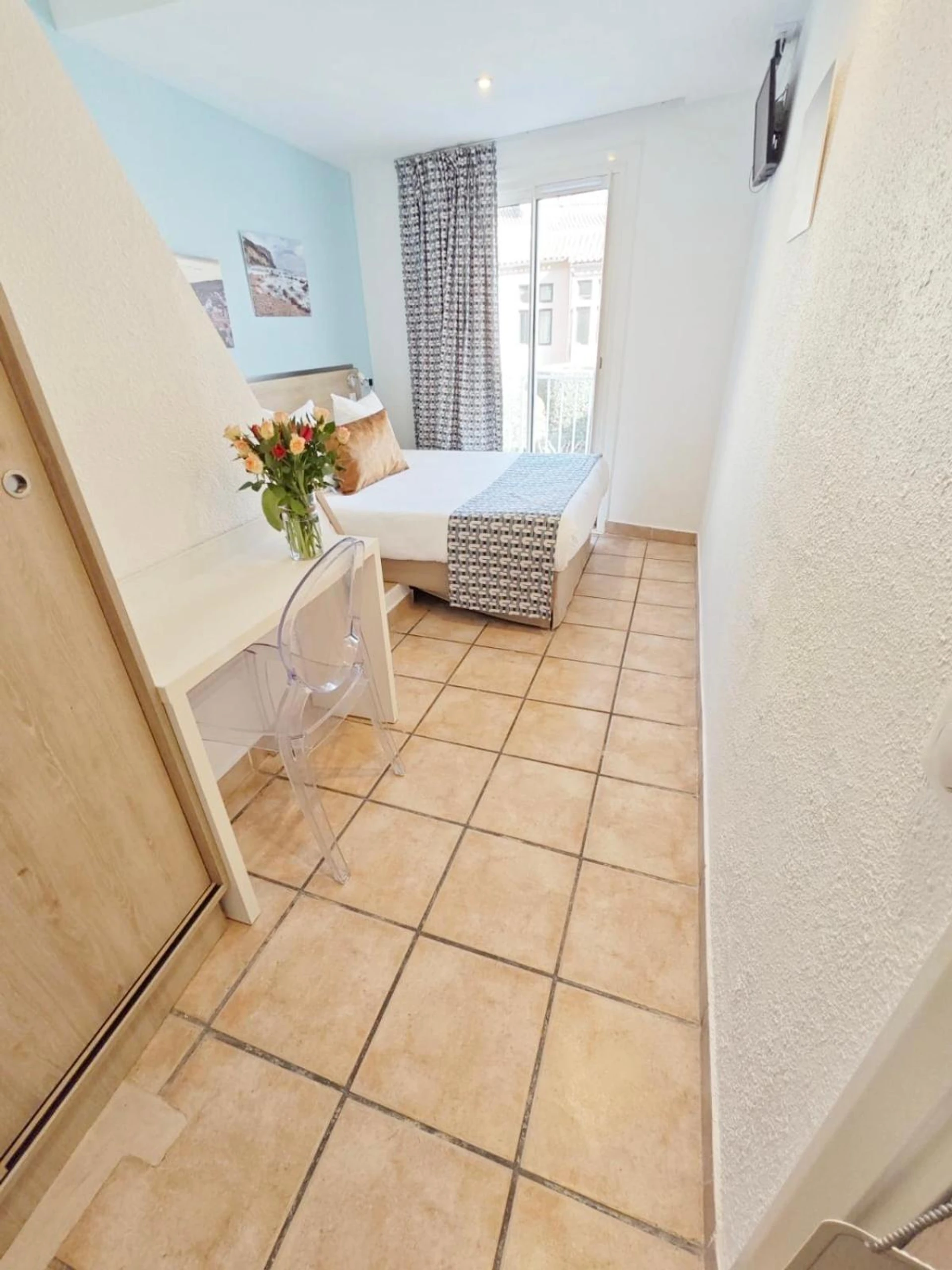Chambre disponible pour un séminaire d'entreprise à HOTEL DES CALANQUES - Cassis