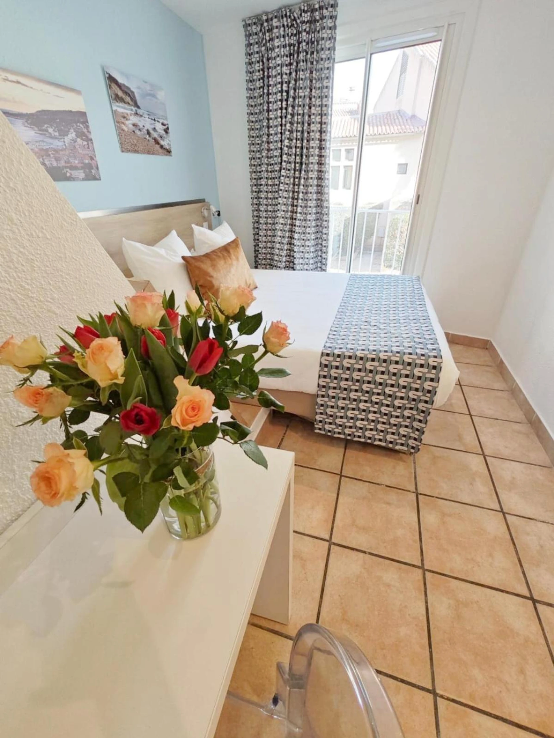 Chambre disponible pour un séminaire d'entreprise à HOTEL DES CALANQUES - Cassis