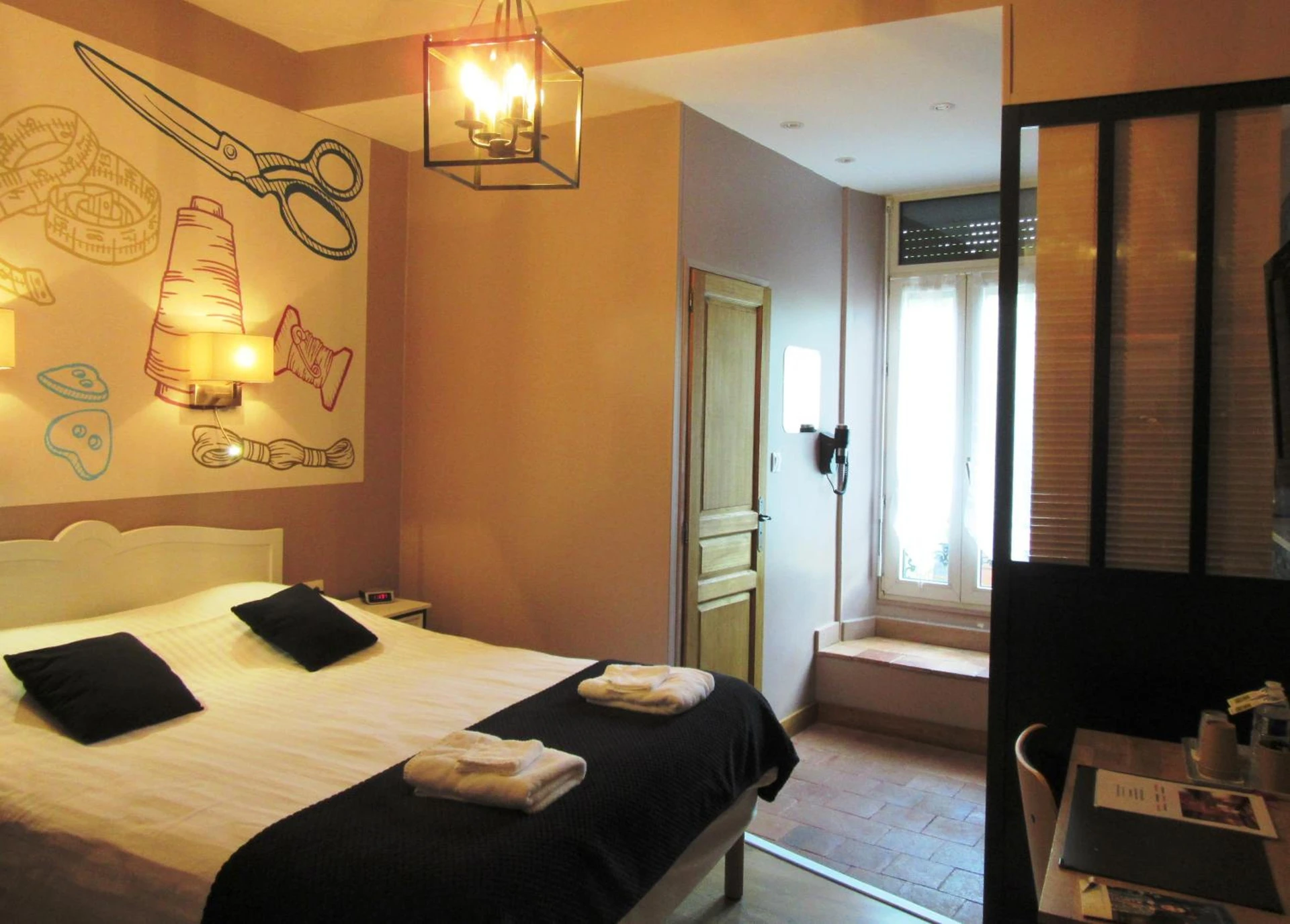 Chambre disponible pour un séminaire d'entreprise à Logis Hôtel des Causses - Millau