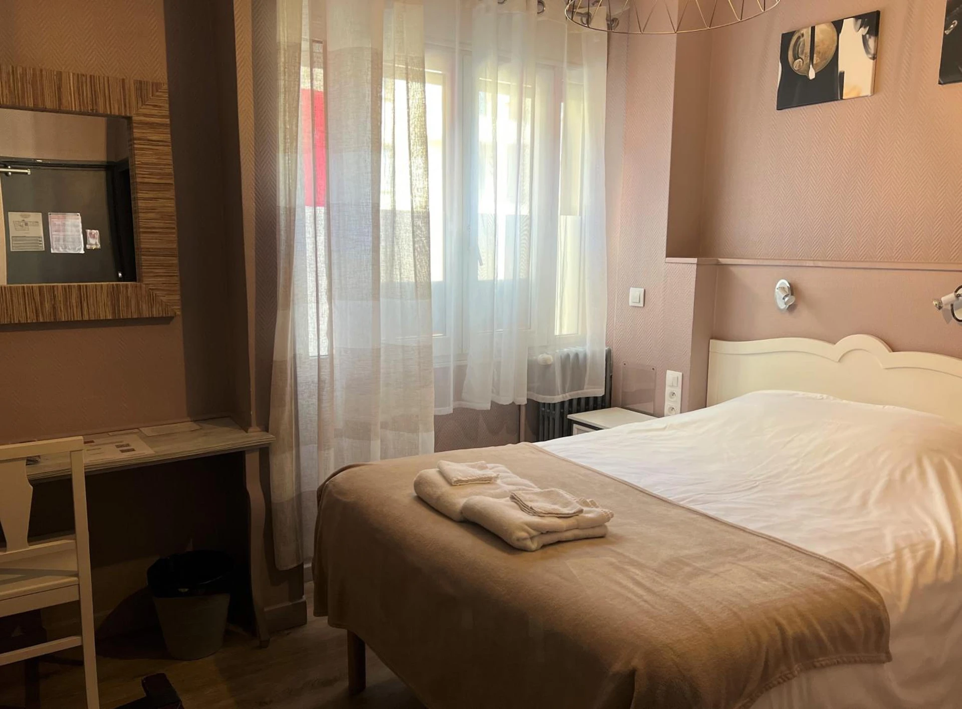 Magnifique chambre pour un séminaire d'entreprise à Logis Hôtel des Causses - Millau