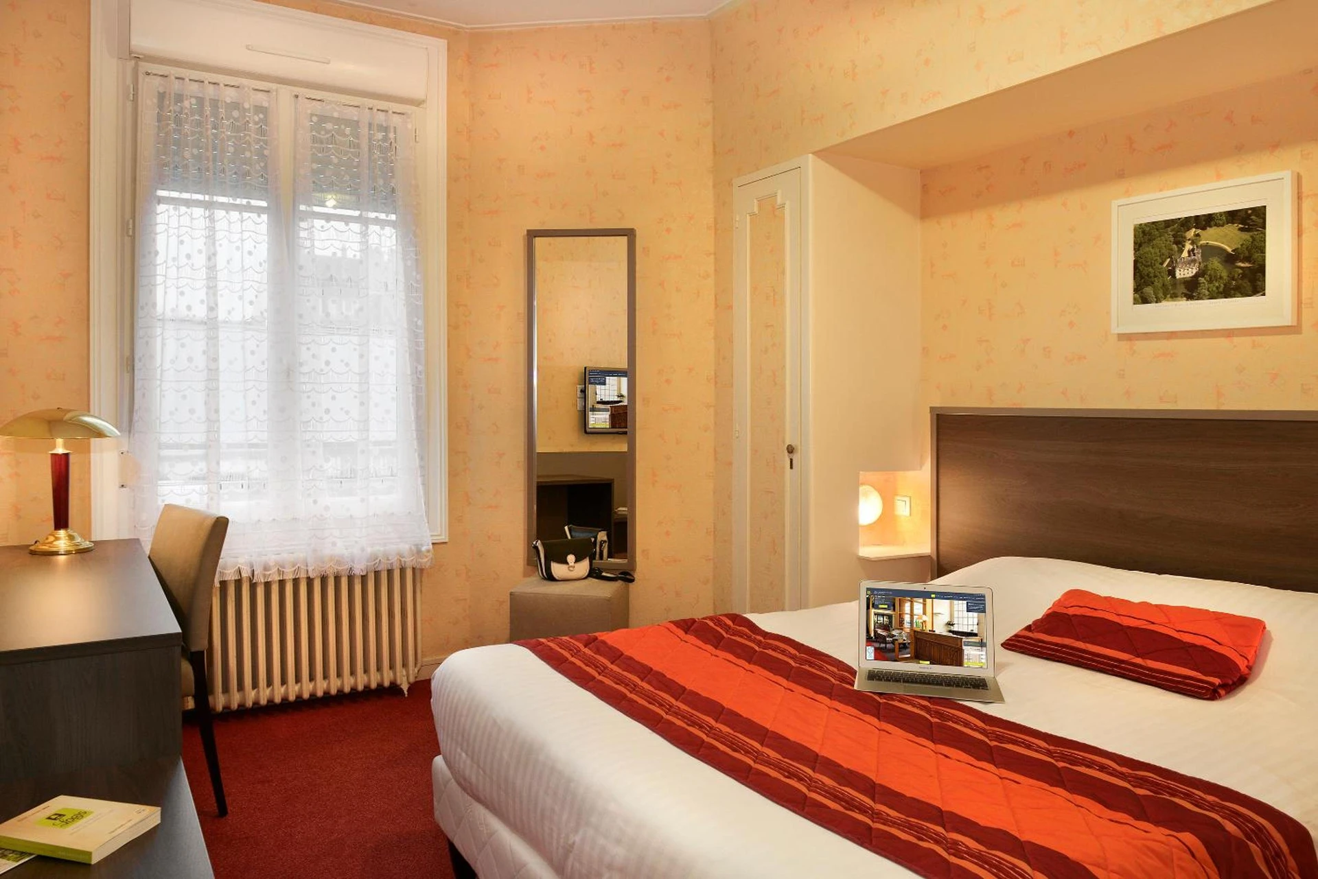 Chambre disponible pour un séminaire d'entreprise à Logis Hôtel Des Châteaux De La Loire - Tours