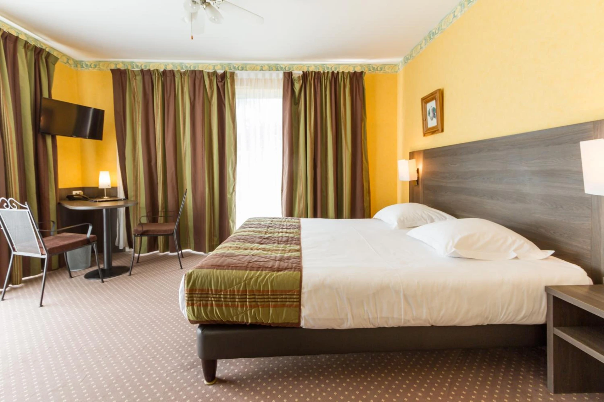 Magnifique chambre pour un séminaire d'entreprise à Logis Hôtel Restaurant des Châteaux - Azay-le-Rideau