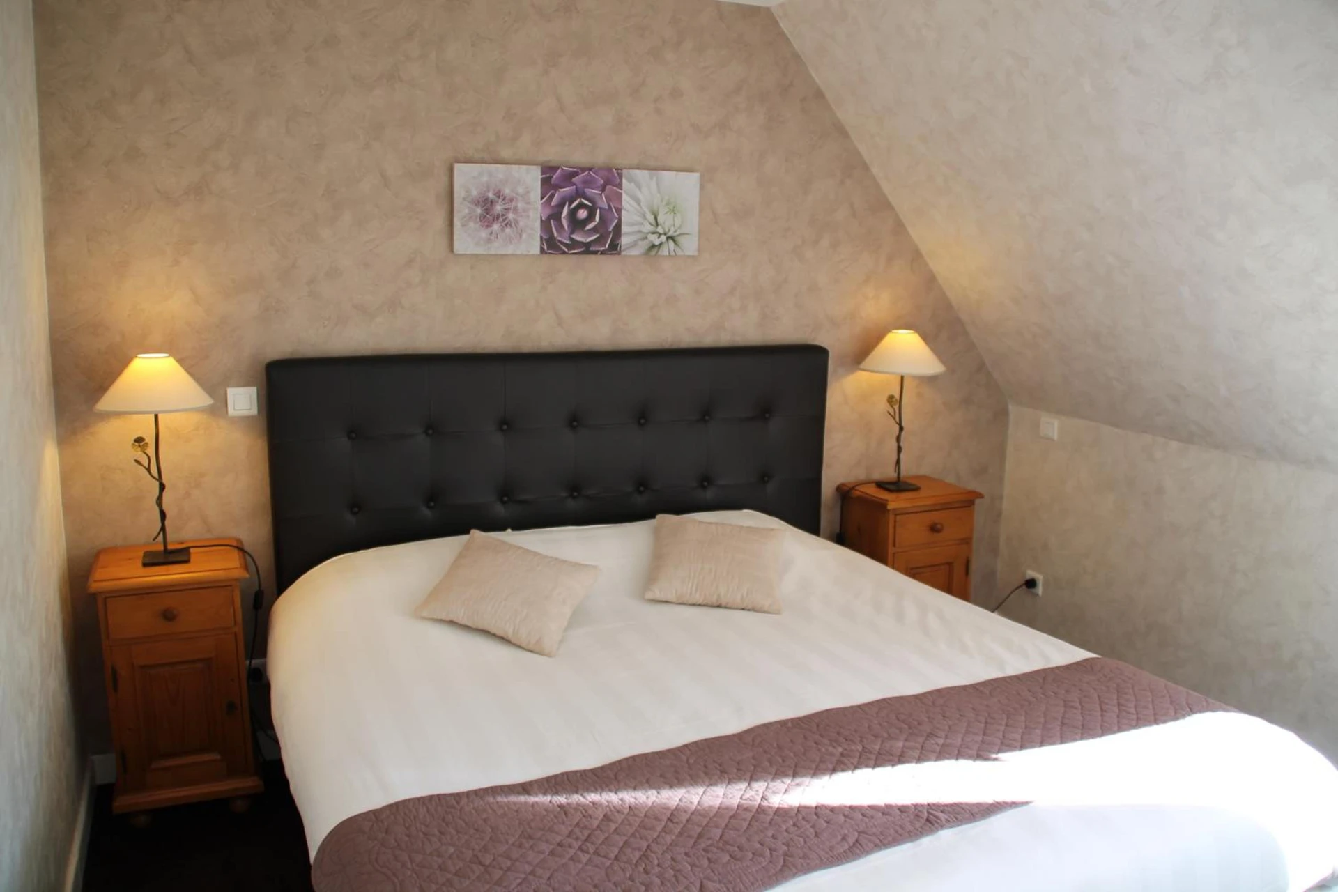 Magnifique chambre pour un séminaire d'entreprise à Hôtel des Chazes - Saint-Jacques-des-Blats