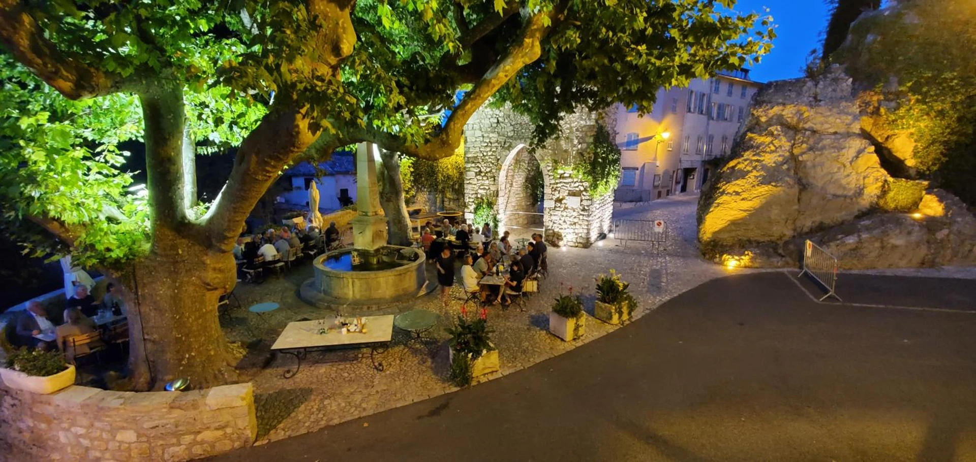 Organiser un séminaire d'entreprise : Hotel Restaurant des Deux Rocs à seillans