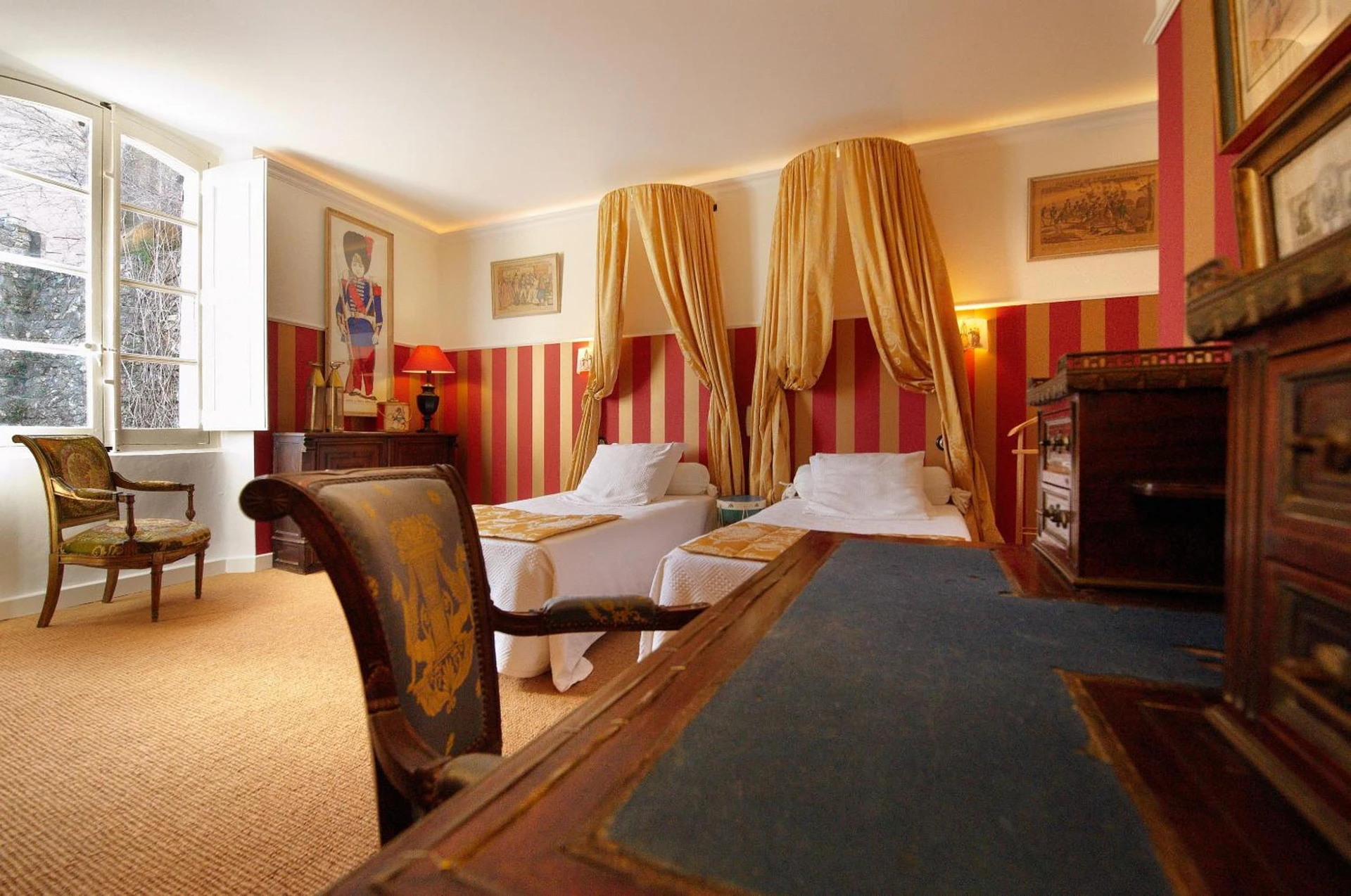 Chambre disponible pour un séminaire d'entreprise à Hotel Restaurant des Deux Rocs - Seillans