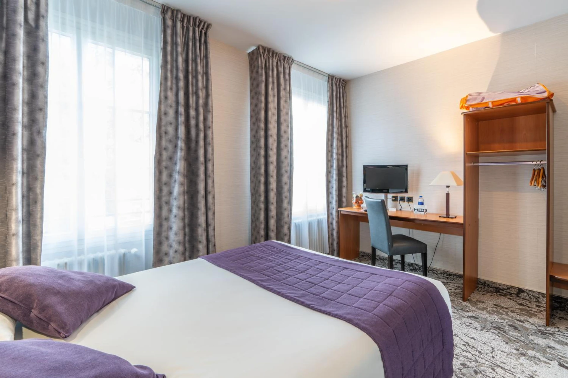 Magnifique chambre pour un séminaire d'entreprise à Hotel des Ducs - Alençon