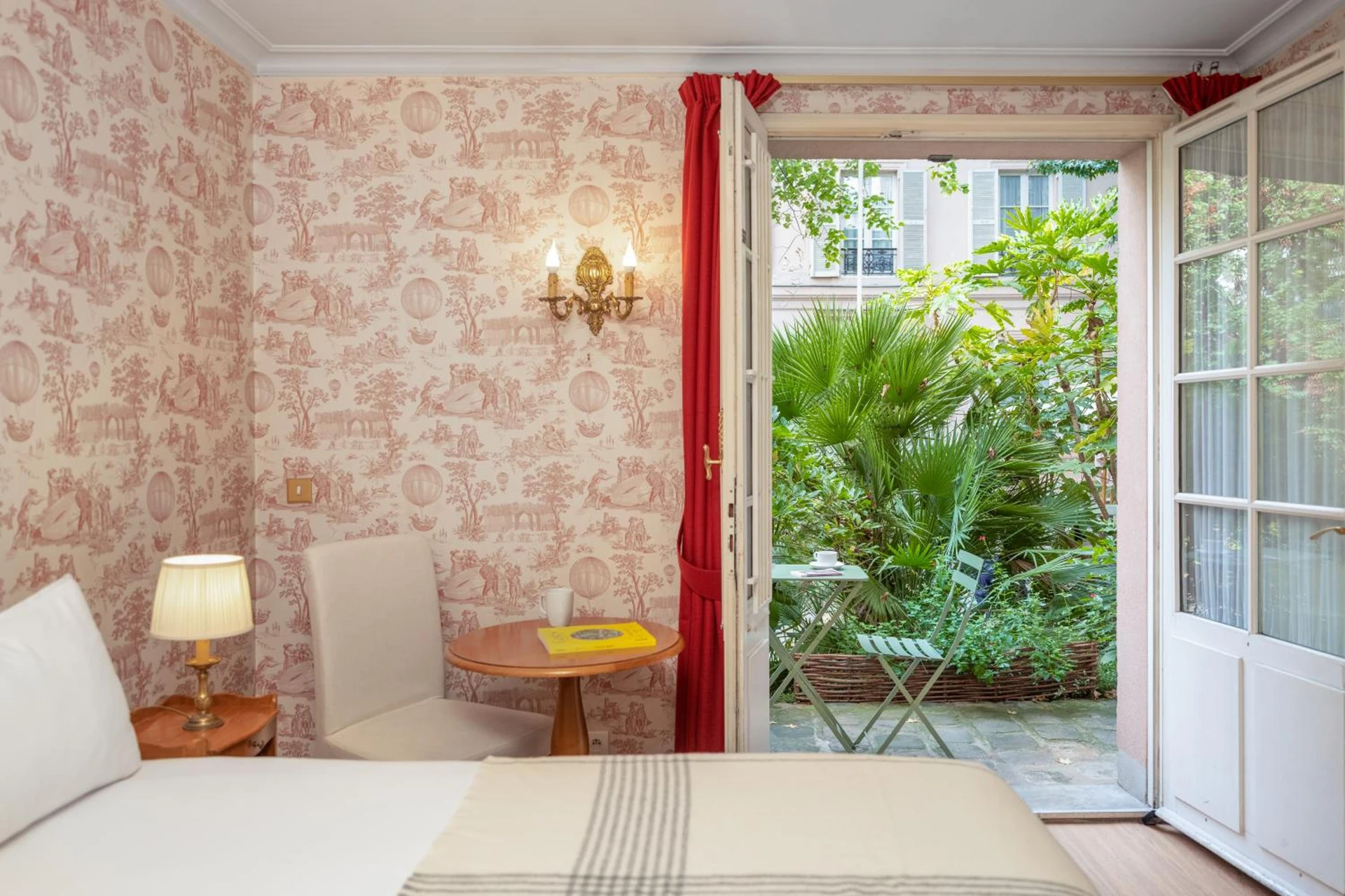 Chambre disponible pour un séminaire d'entreprise à Hotel des Grandes Ecoles - Paris