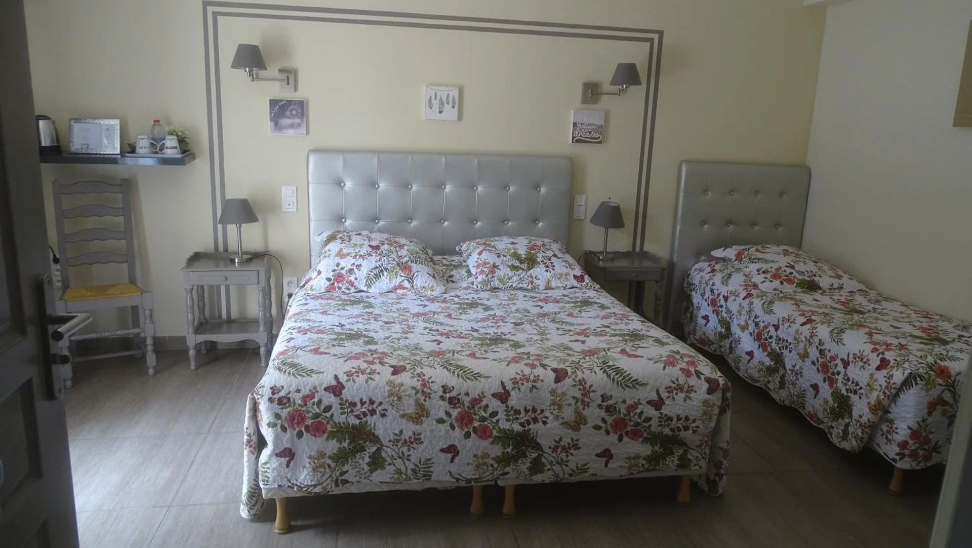 Chambre disponible pour un séminaire d'entreprise à Logis Hotel des Granges - Arles