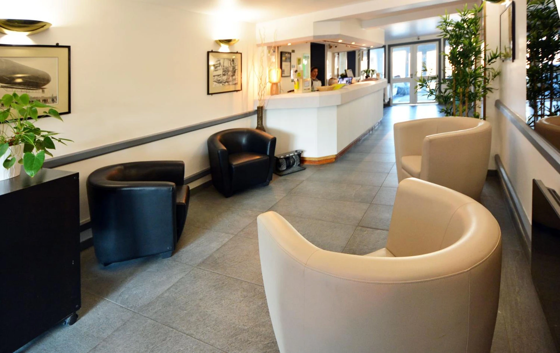 Organiser un séminaire d'entreprise : Logis Hôtel des Lacs Paris Sud à viry-chatillon
