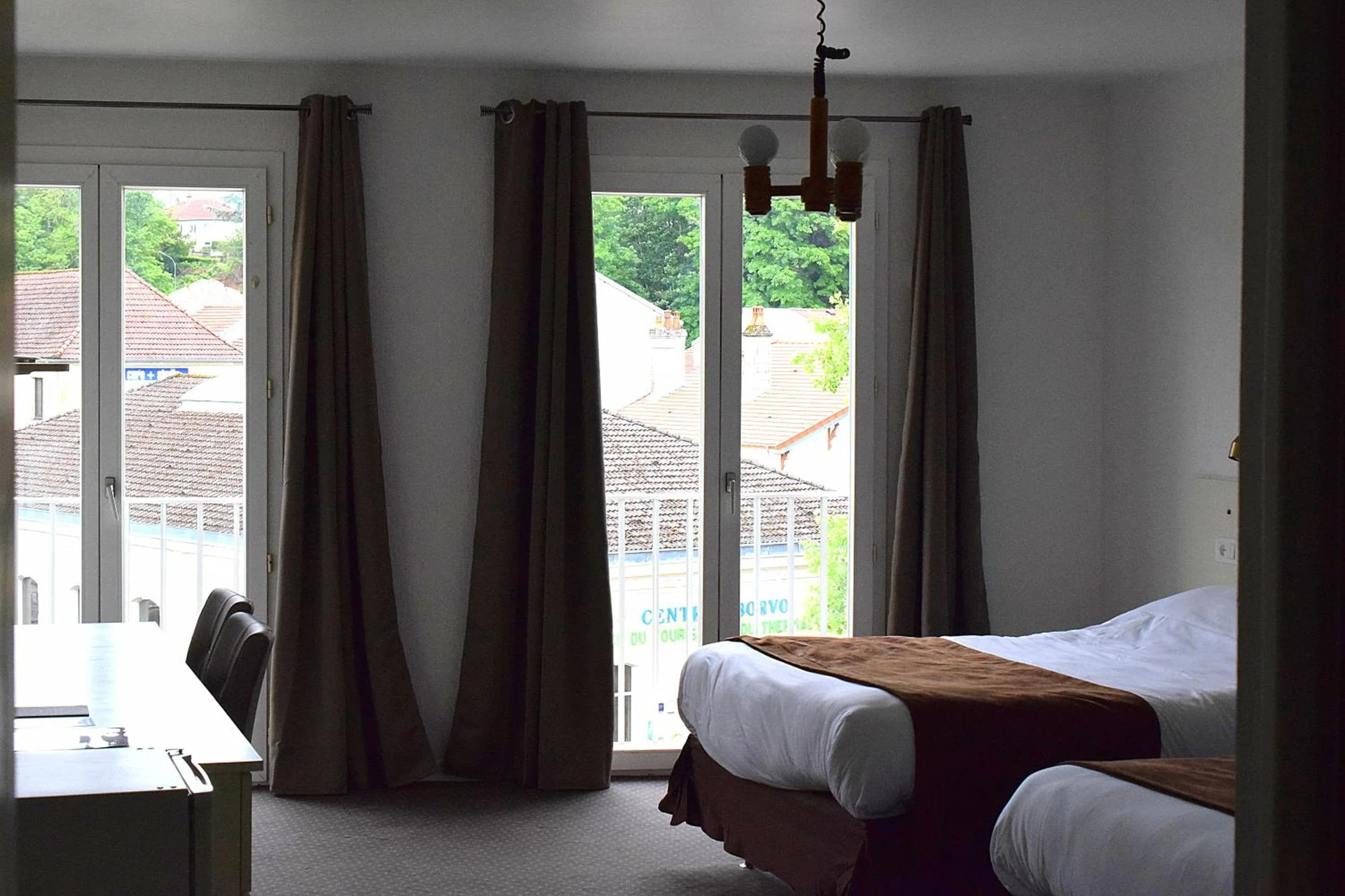 Chambre disponible pour un séminaire d'entreprise à Hotel des Lauriers Roses - Bourbonne-les-Bains