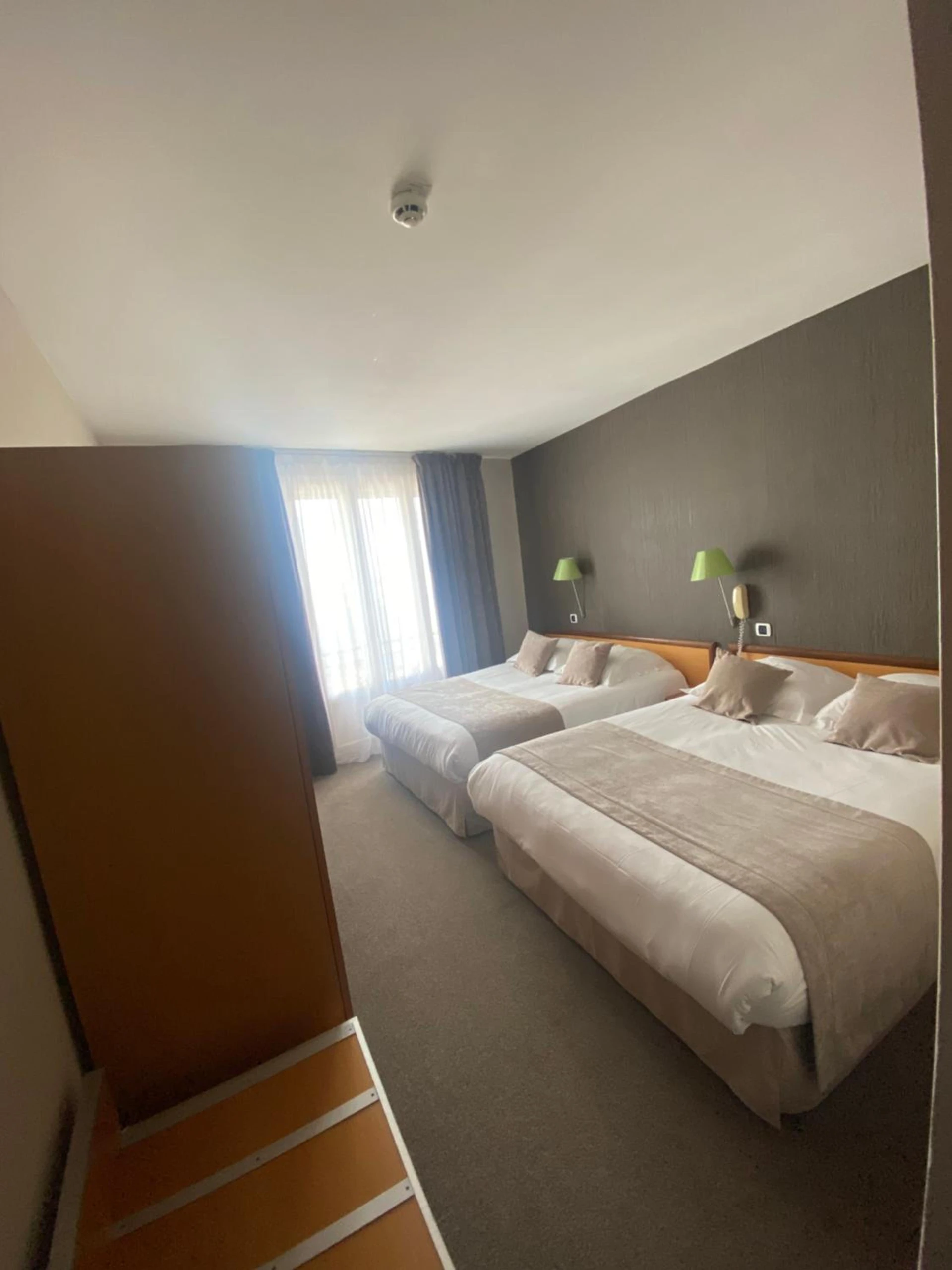 Magnifique chambre pour un séminaire d'entreprise à Hotel Des Lices - Rennes