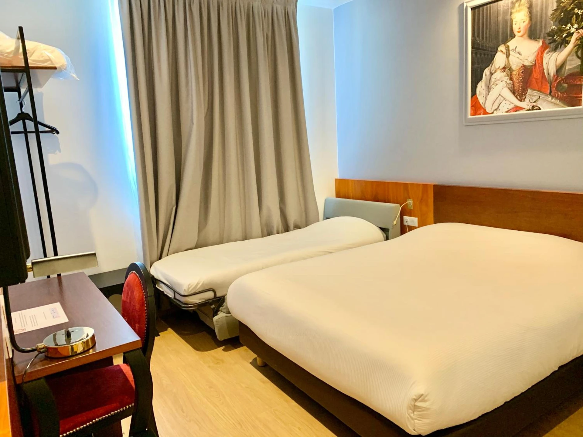 Magnifique chambre pour un séminaire d'entreprise à Hotel des Lys - Versailles