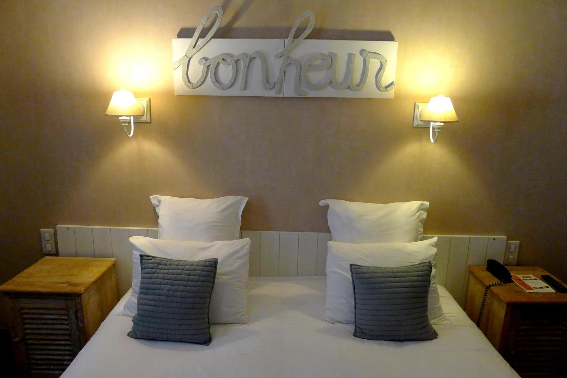 Magnifique chambre pour un séminaire d'entreprise à Cit'Hotel des Messageries - Saintes