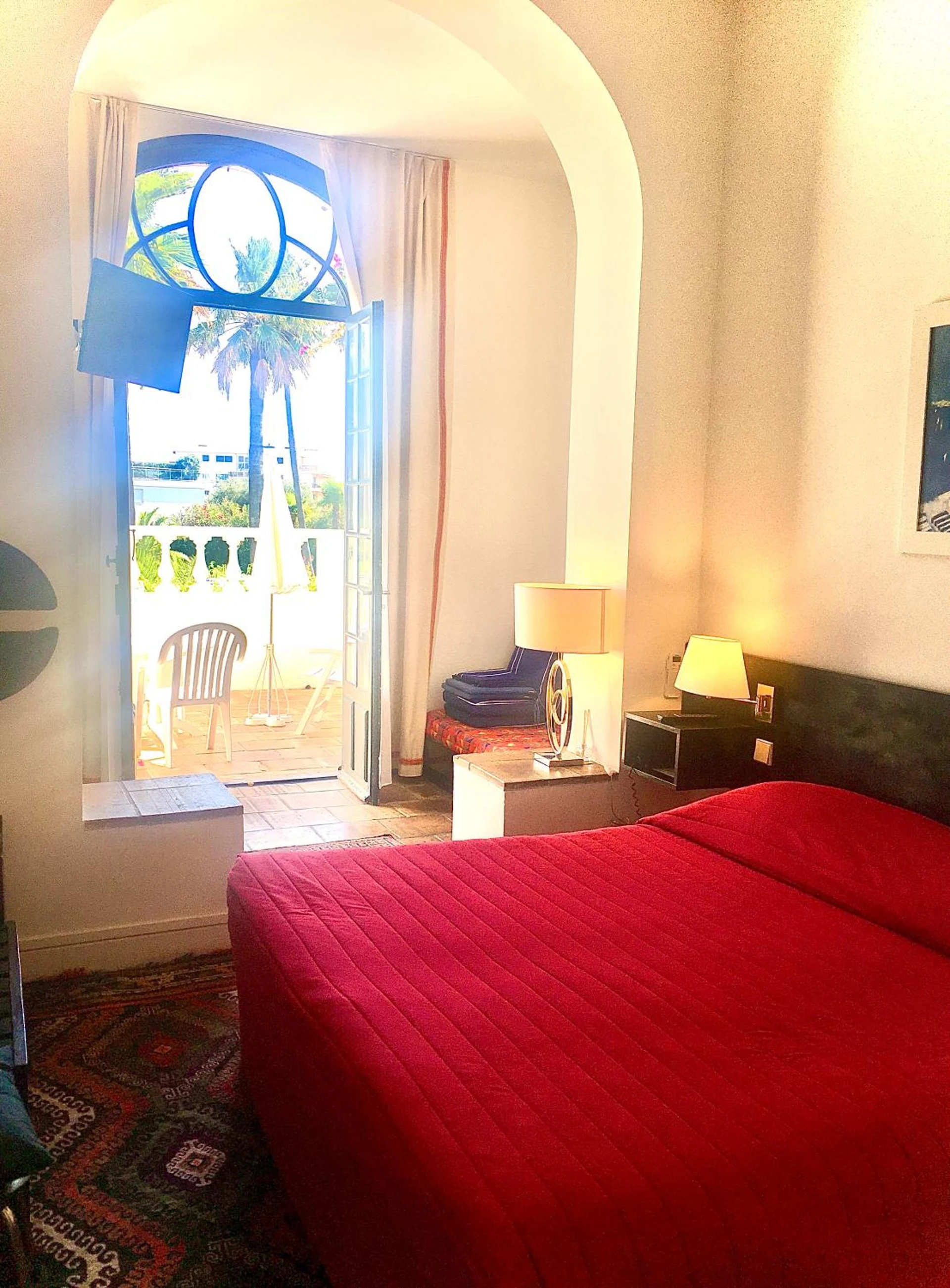 Chambre disponible pour un séminaire d'entreprise à Hotel des Mimosas - Juan-les-Pins
