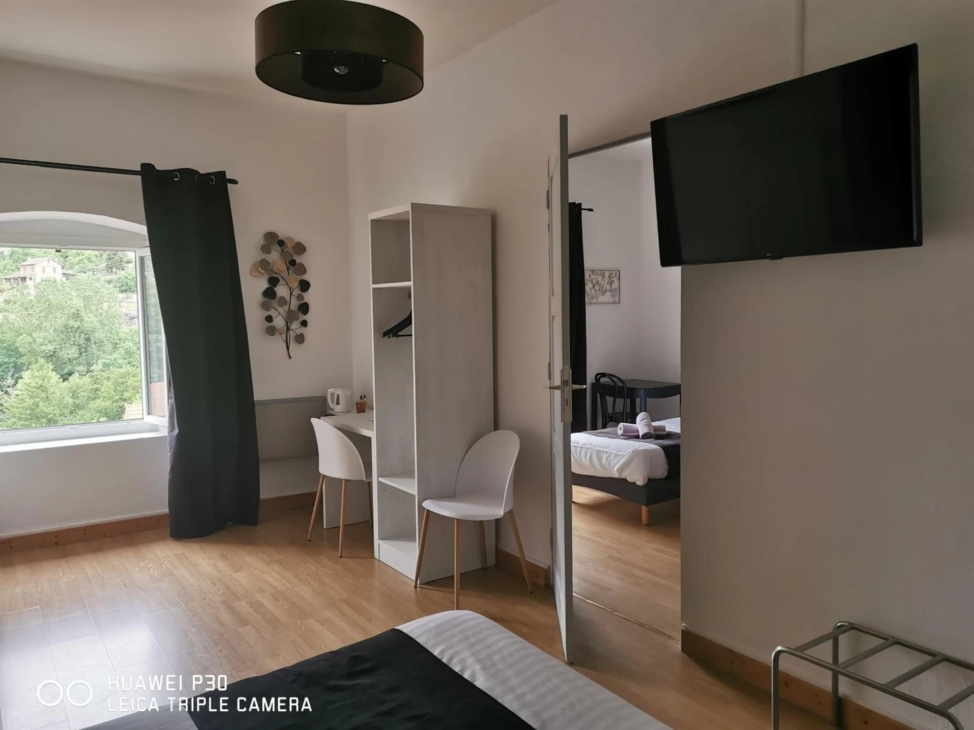 Magnifique chambre pour un séminaire d'entreprise à Hotel Des Négociants - Lamastre