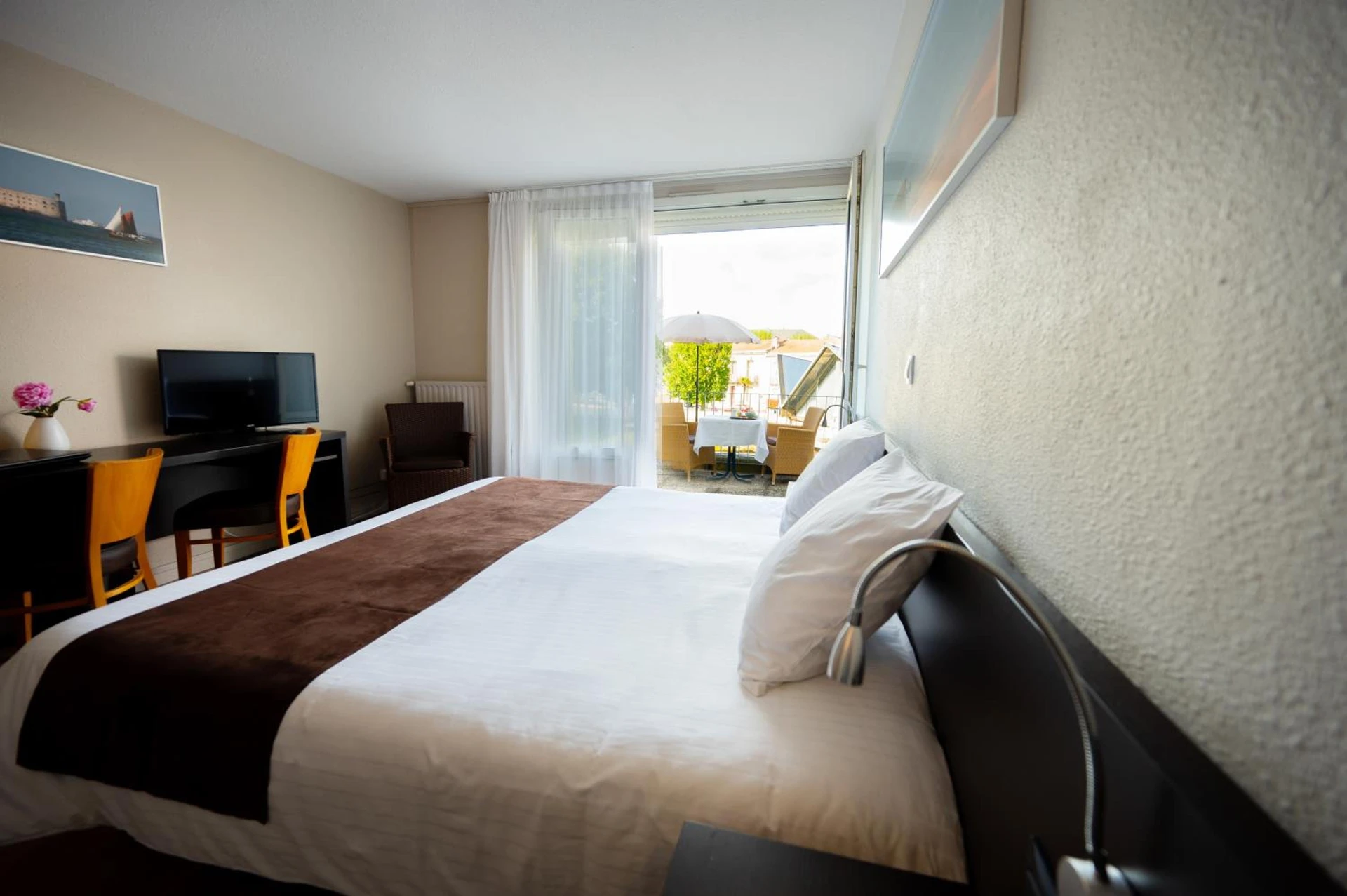 Chambre disponible pour un séminaire d'entreprise à Hôtel & Restaurant des Remparts - Rochefort