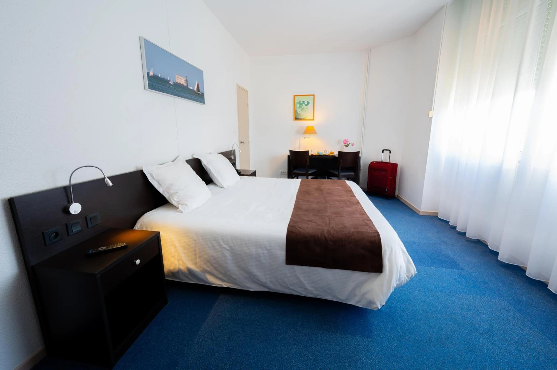 Chambre disponible pour un séminaire d'entreprise à Hôtel & Restaurant des Remparts - Rochefort