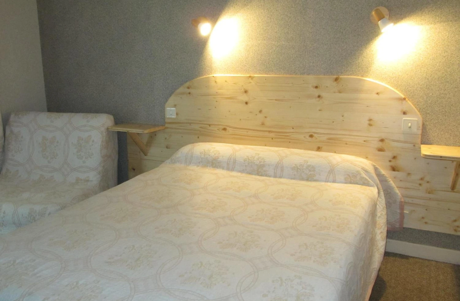 Chambre disponible pour un séminaire d'entreprise à Hôtel Des Rochers - Marvejols