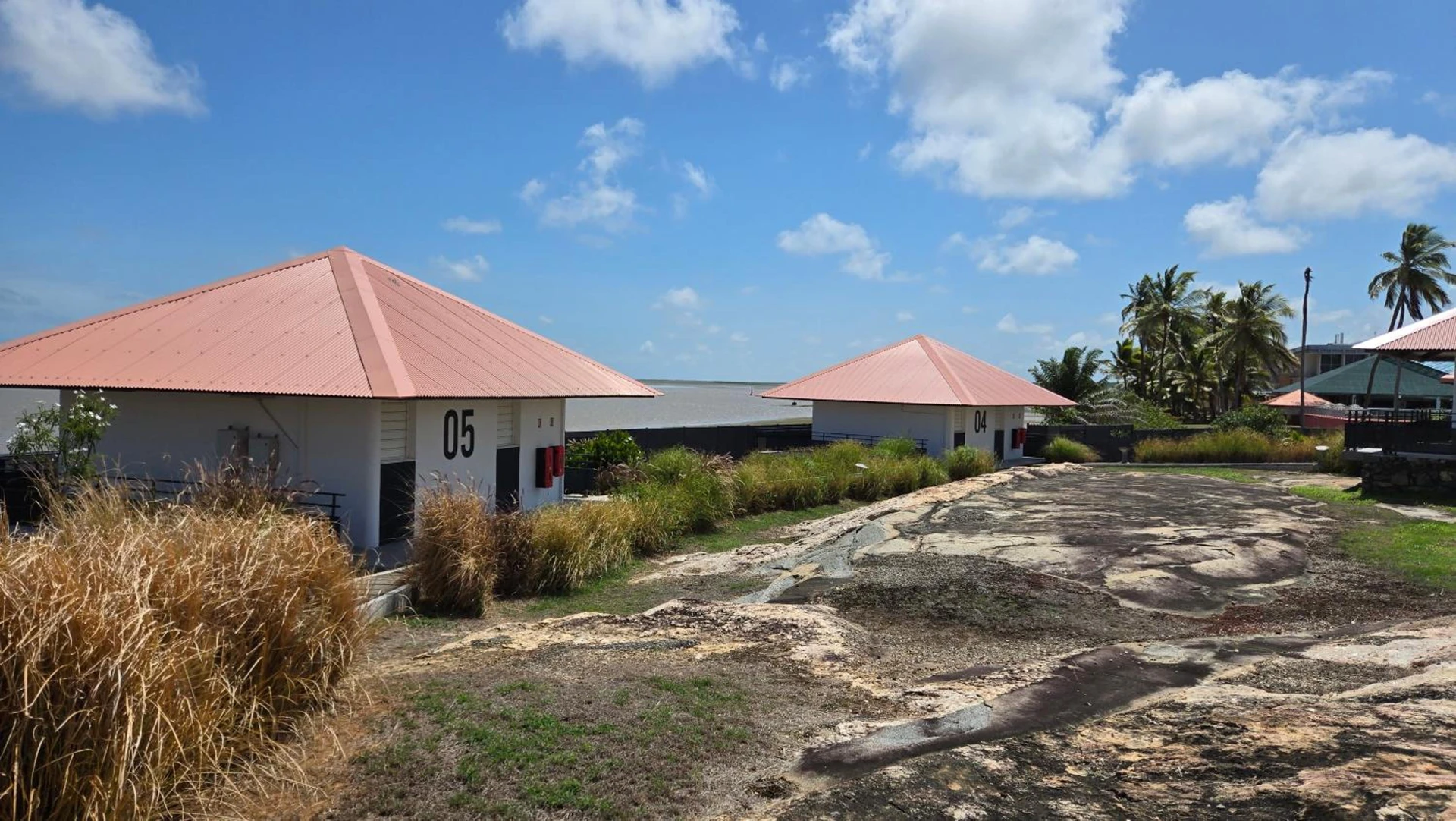 Ambiance de travail pour séminaire d'entreprise à Hotel des Roches - Kourou