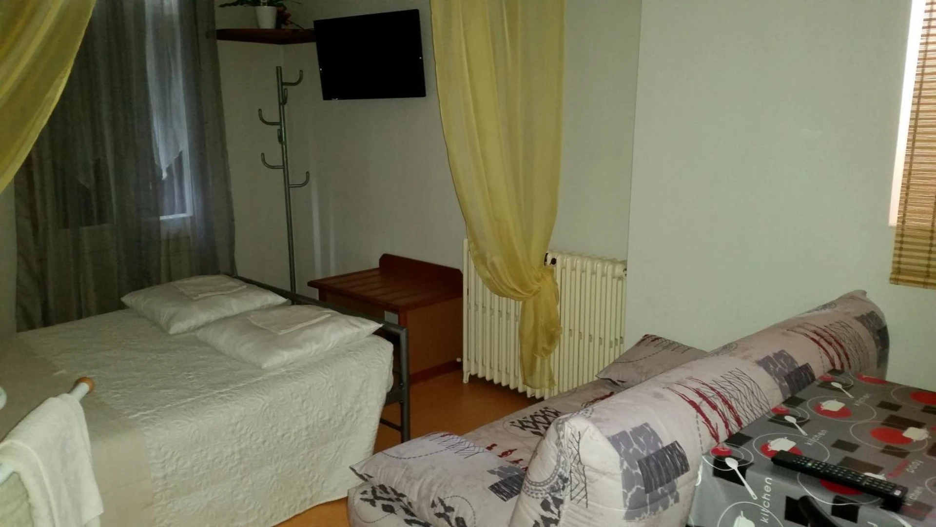 Chambre disponible pour un séminaire d'entreprise à Hôtel des Touristes - Pierrefitte-Nestalas