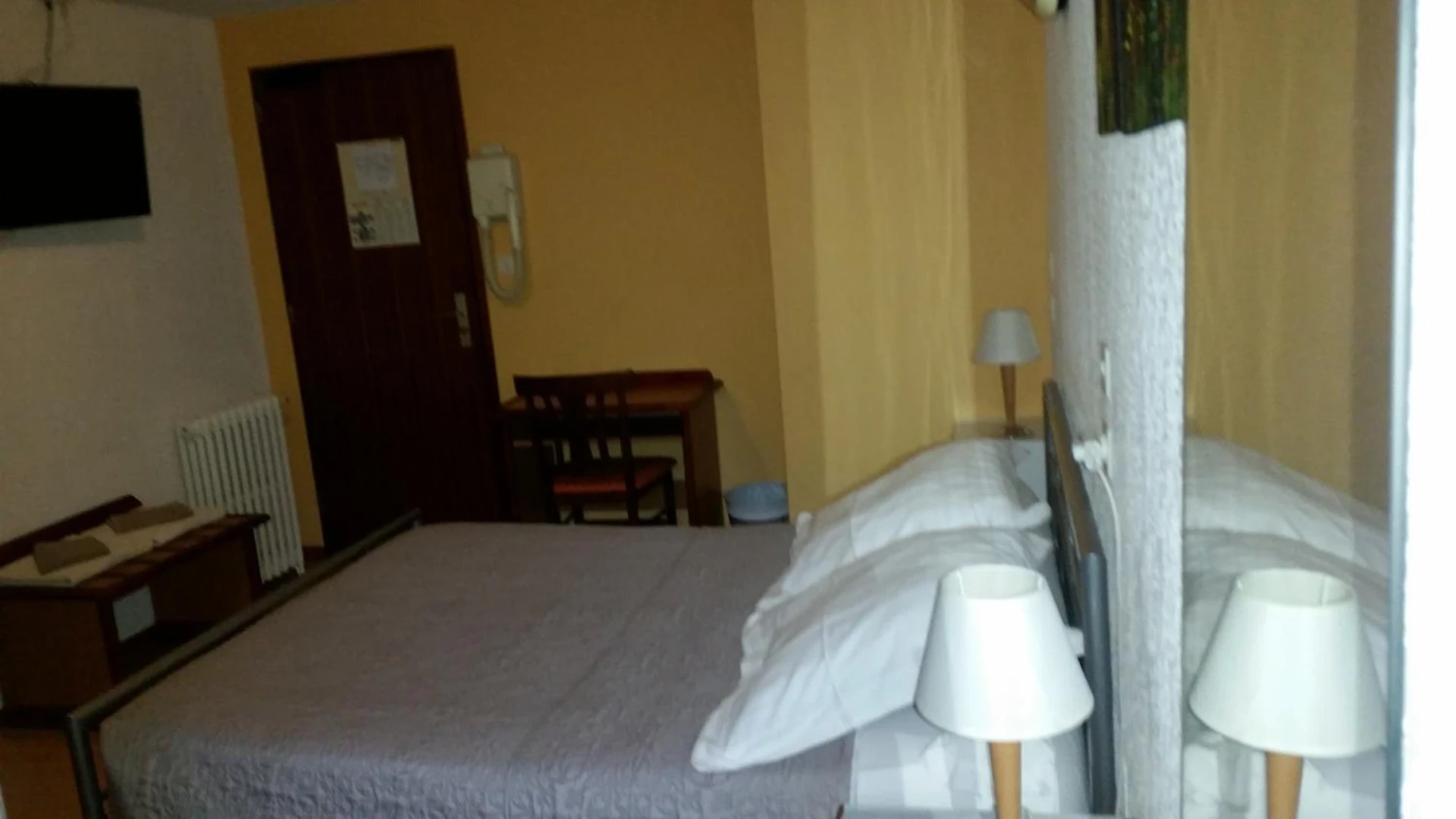 Chambre disponible pour un séminaire d'entreprise à Hôtel des Touristes - Pierrefitte-Nestalas