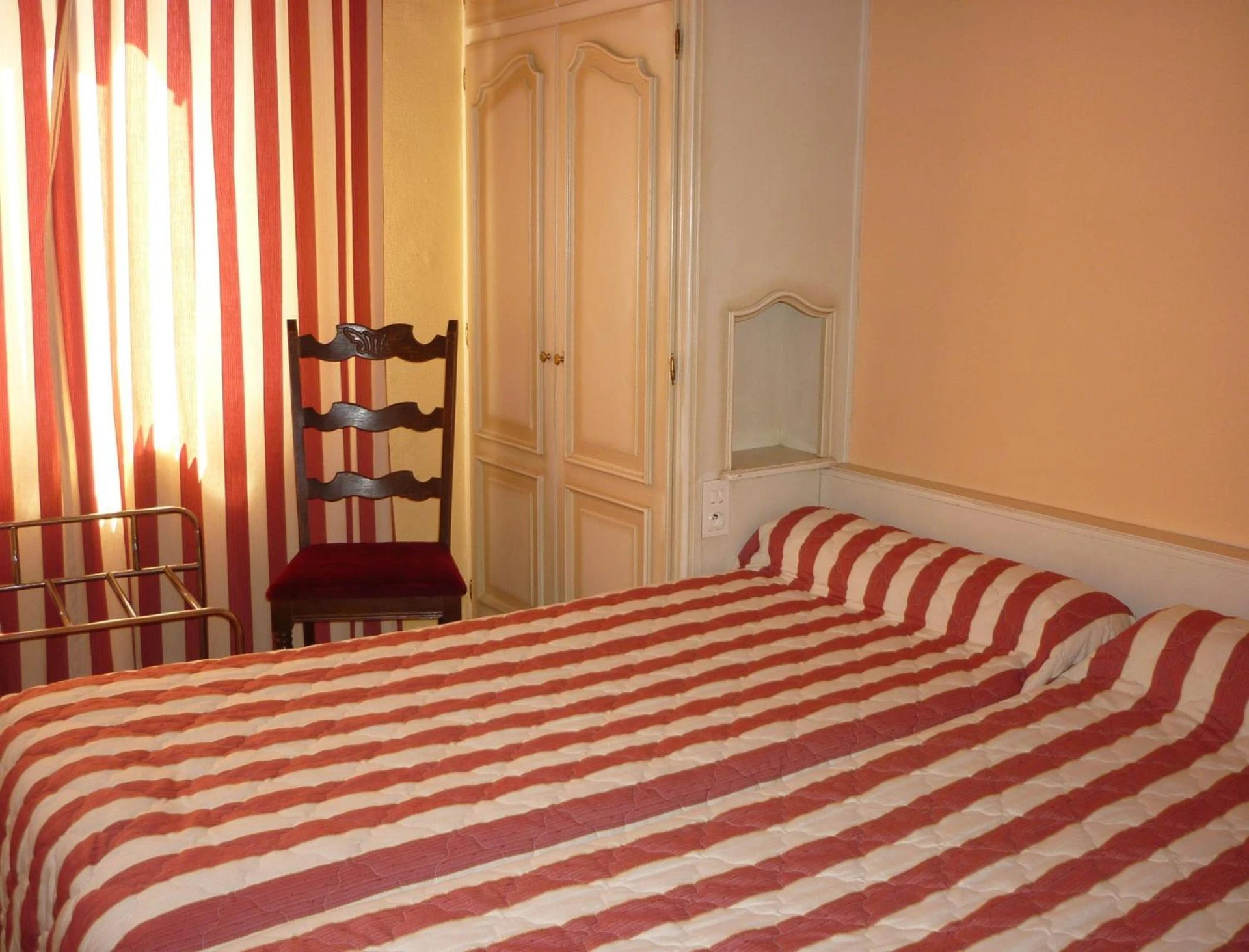 Chambre disponible pour un séminaire d'entreprise à Logis-Cit'Hôtel des Vosges 5 rue de la gare - Obernai