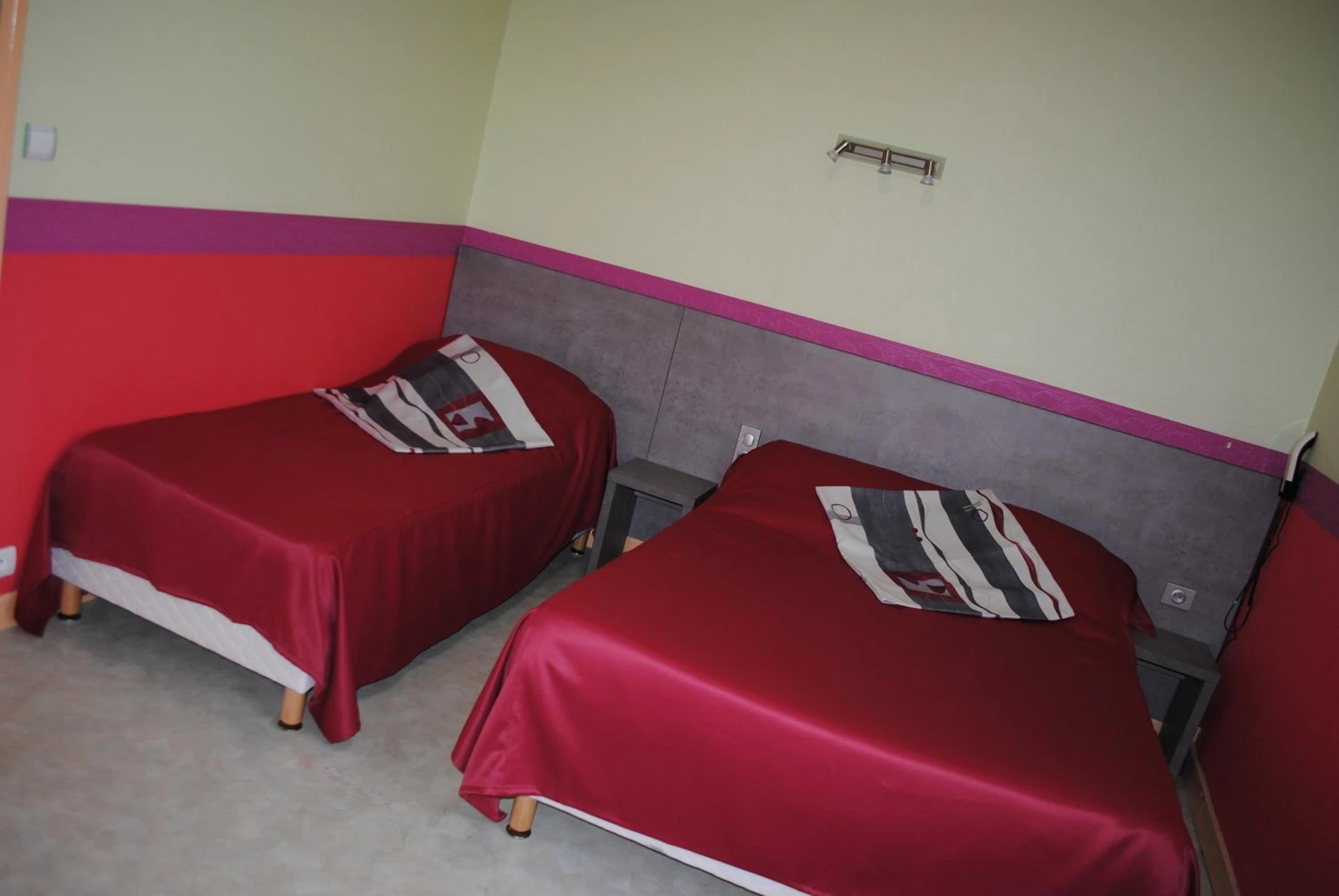 Chambre disponible pour un séminaire d'entreprise à Hotel des voyageurs Chez Betty - Neussargues-Moissac