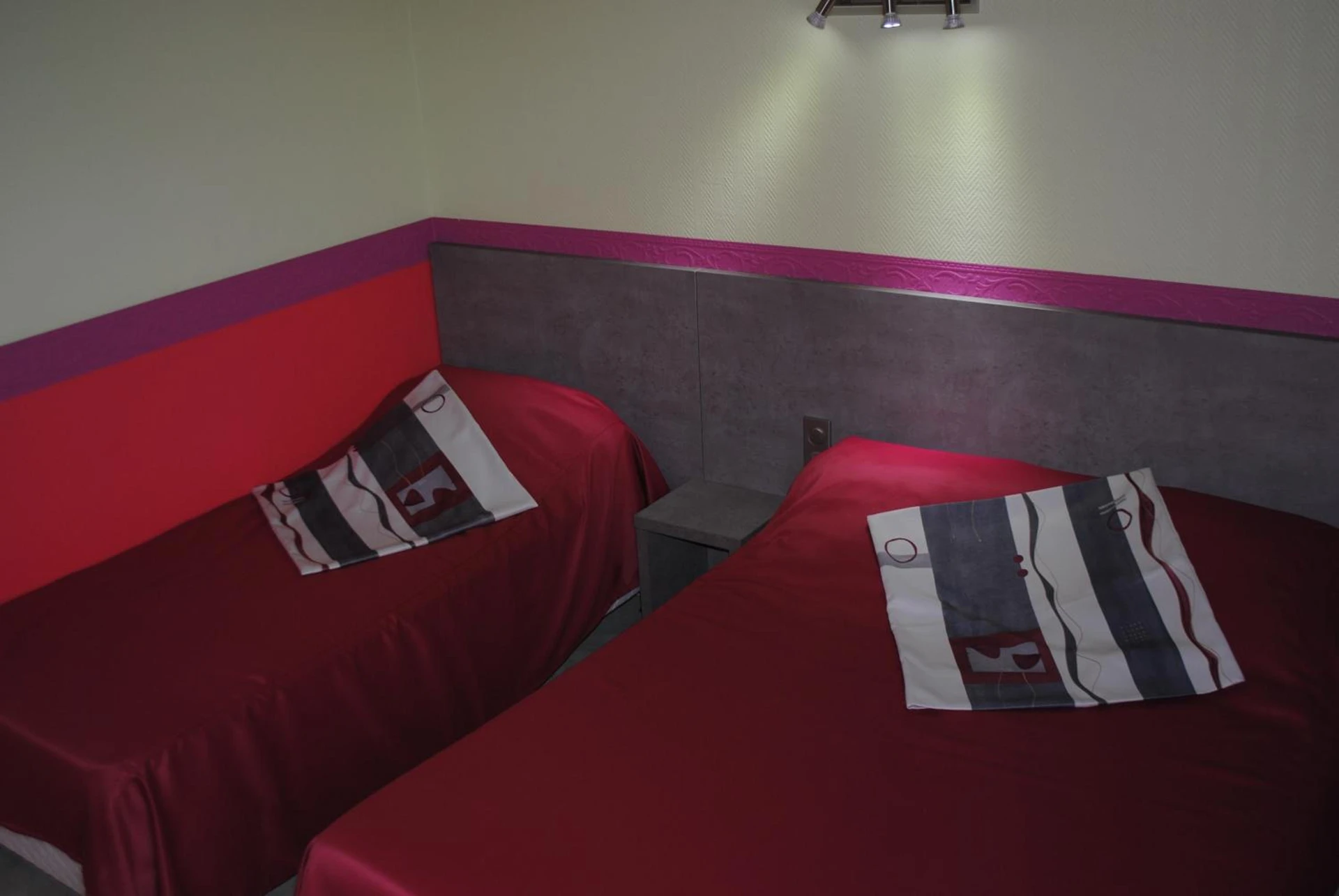 Chambre disponible pour un séminaire d'entreprise à Hotel des voyageurs Chez Betty - Neussargues-Moissac