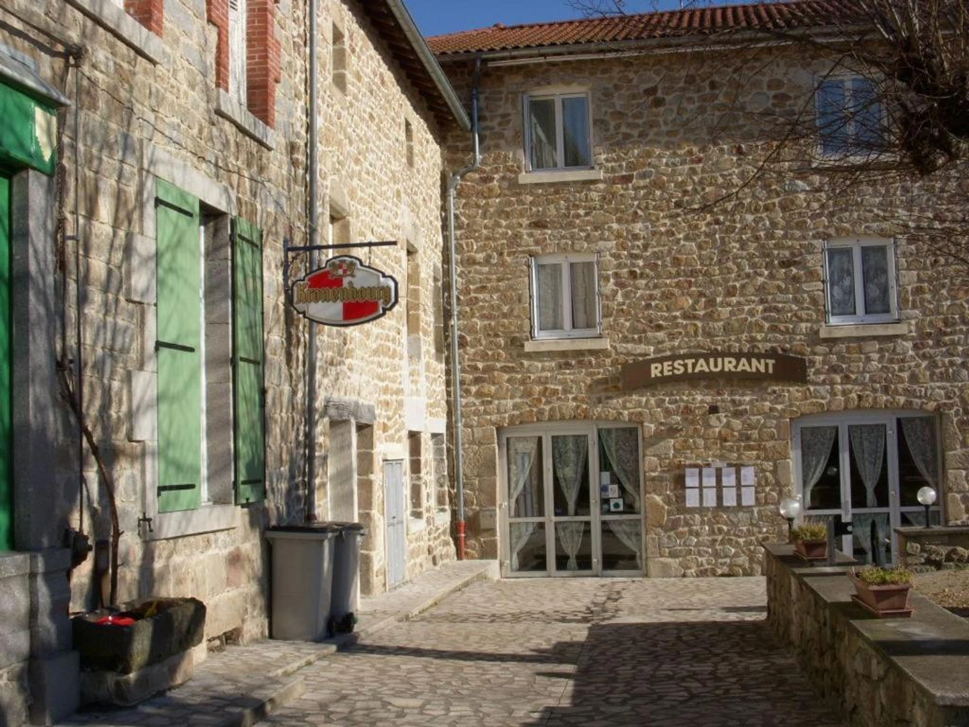 Organiser un séminaire d'entreprise : Hôtel Des Voyageurs à bellevue-la-montagne