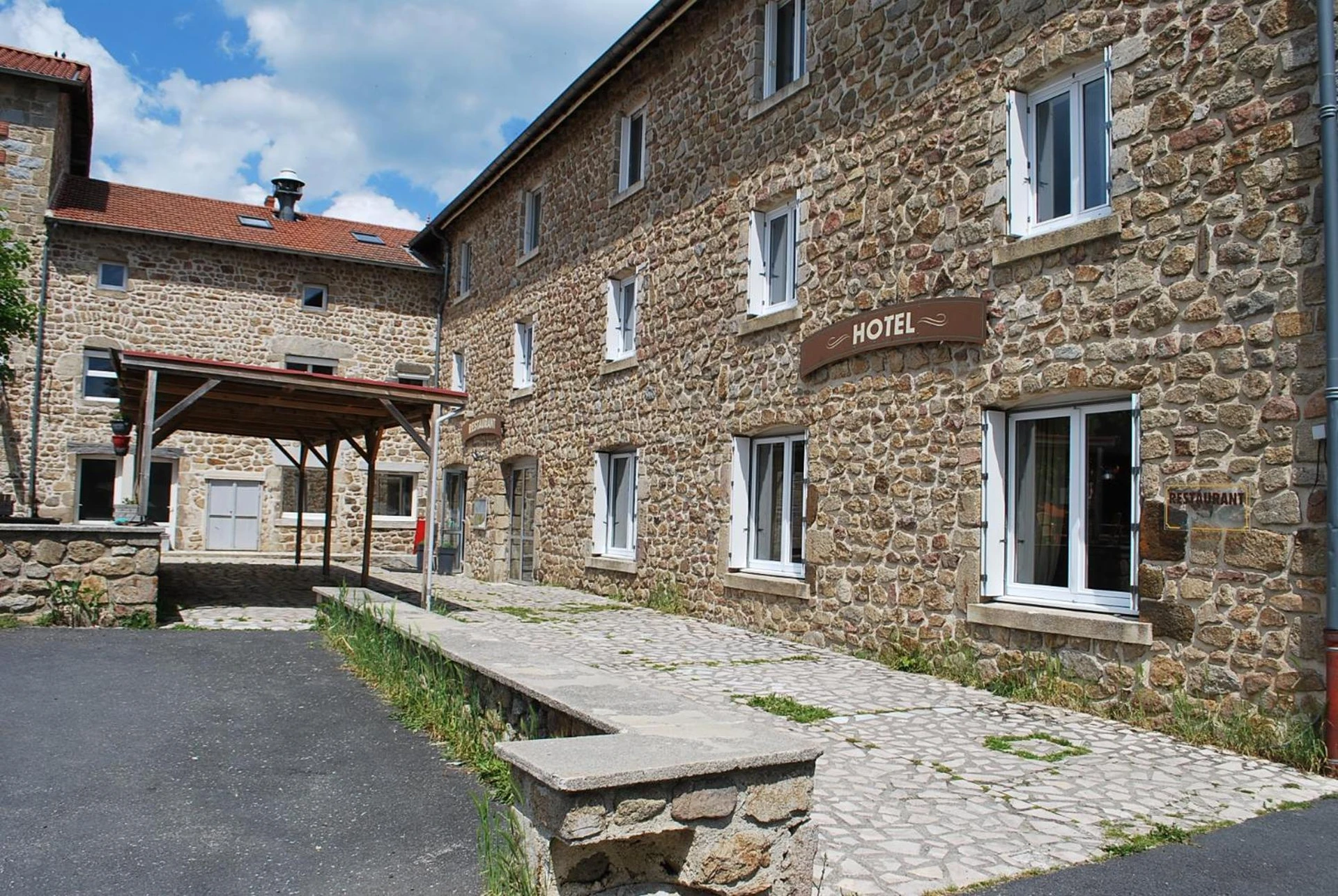 Organiser un séminaire d'entreprise : Hôtel Des Voyageurs à bellevue-la-montagne