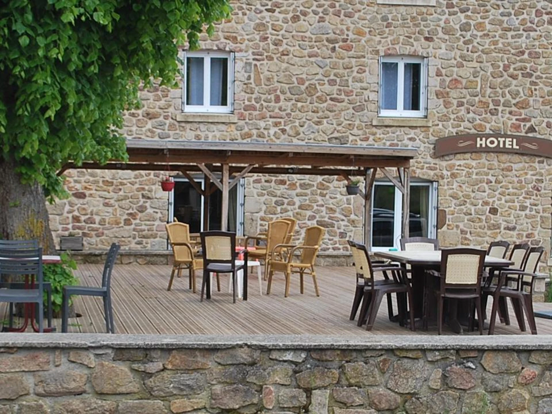 Organiser un séminaire d'entreprise : Hôtel Des Voyageurs à bellevue-la-montagne