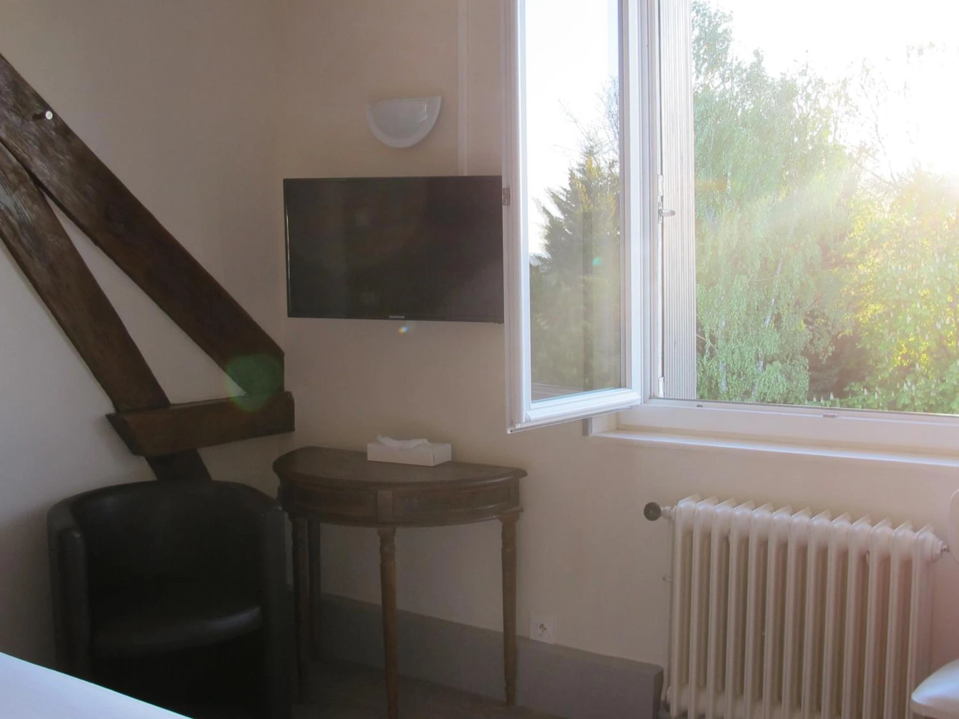 Chambre disponible pour un séminaire d'entreprise à Logis Deshors-Foujanet - Chamboulive