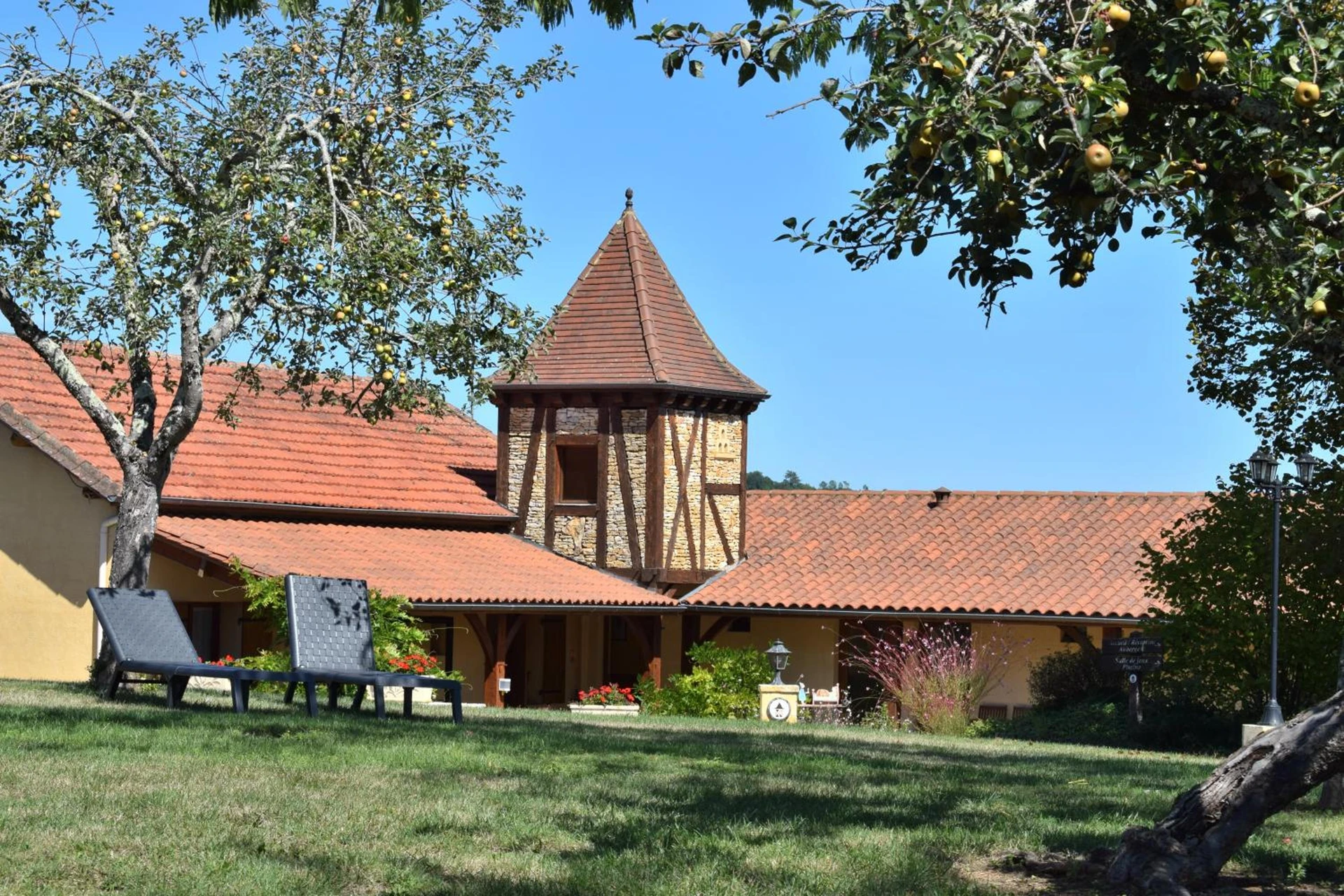 Organiser un séminaire d'entreprise : Domaine de La Rhonie à meyrals
