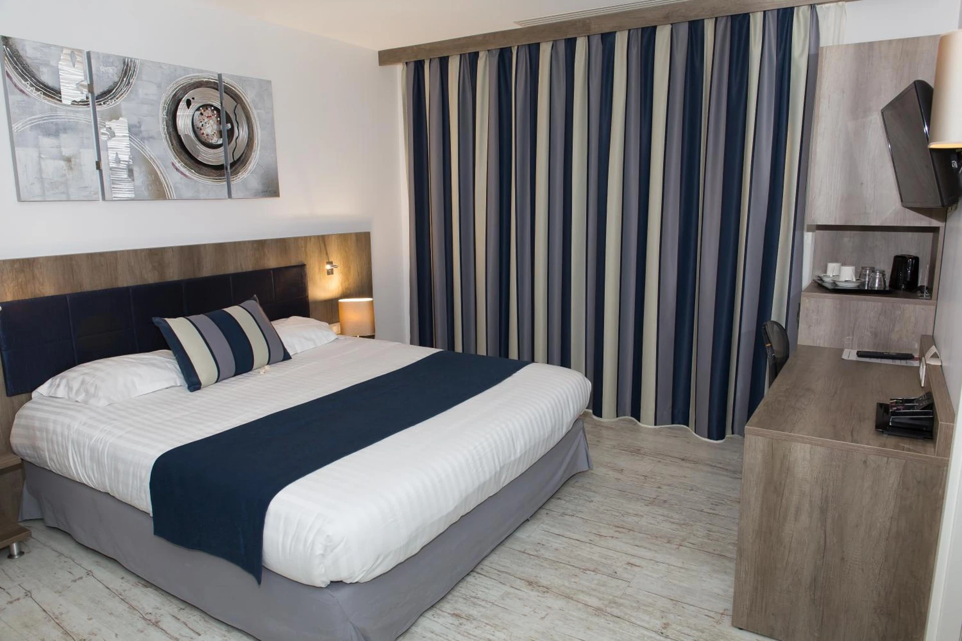 Magnifique chambre pour un séminaire d'entreprise à Le Domaine des Oliviers - Pierrelatte