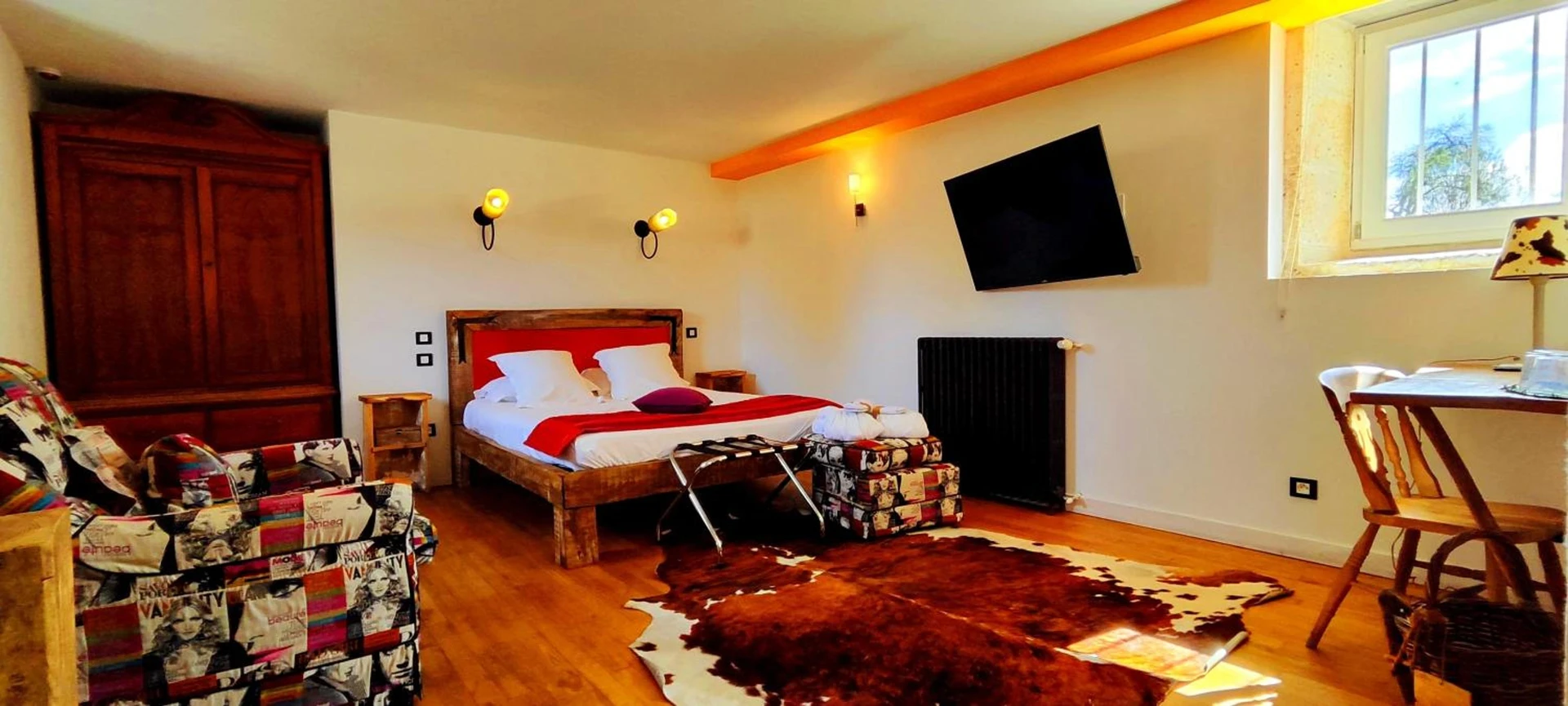 Chambre disponible pour un séminaire d'entreprise à Logis Hotels Domaine du Châtelard - Dirac