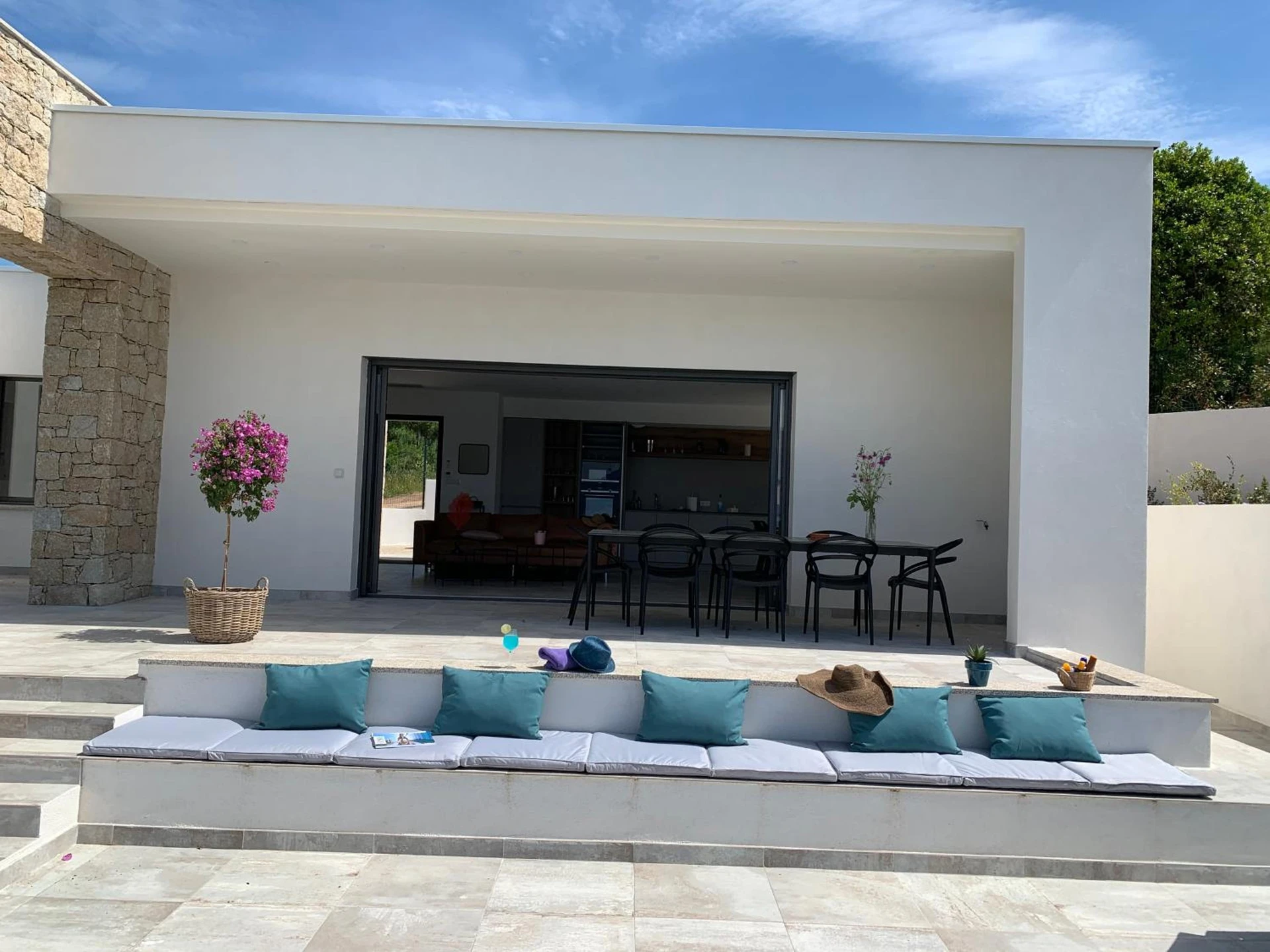 Organiser un séminaire d'entreprise : LES VILLAS DU DOMAINE NAPOLEON CORSICA vue mer et piscine à pietrosella