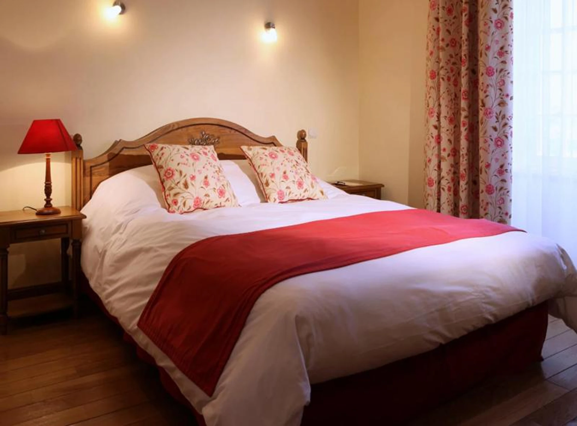 Chambre disponible pour un séminaire d'entreprise à Domaine Saint-Roch Hotel Spa - Salzuit