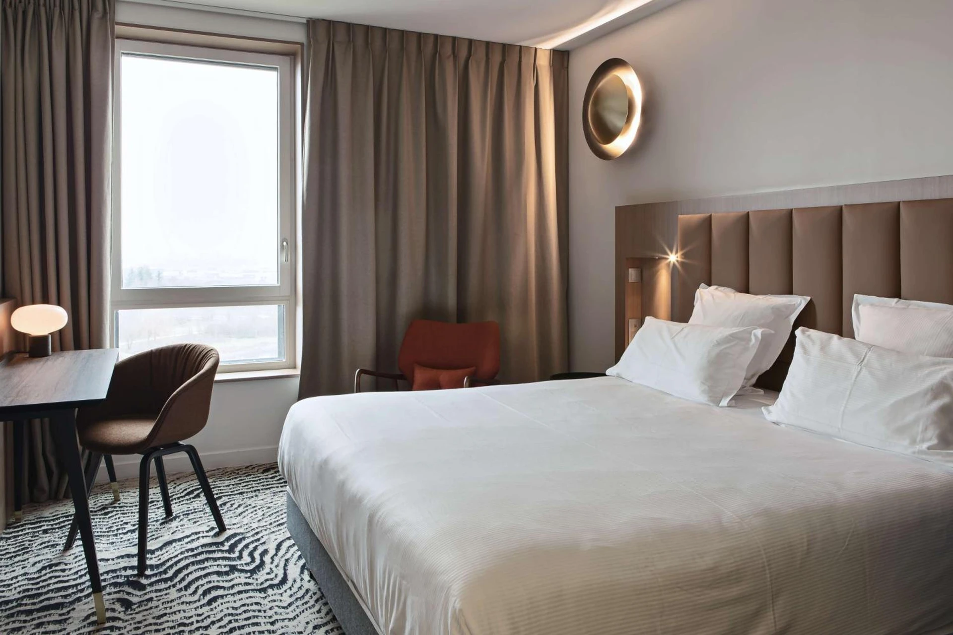 Chambre disponible pour un séminaire d'entreprise à DoubleTree by Hilton Lyon Eurexpo & Spa - Saint-Priest