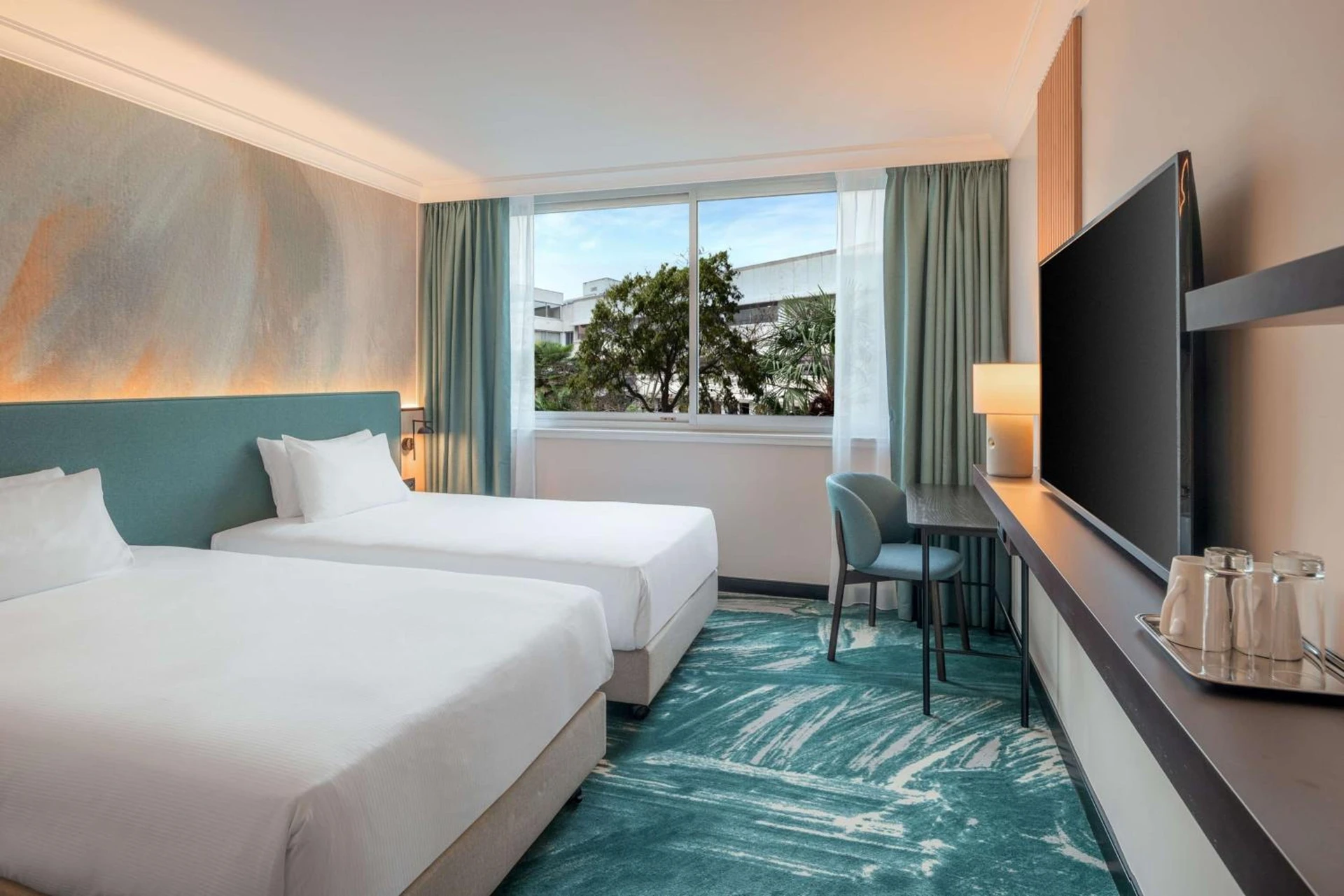 Chambre disponible pour un séminaire d'entreprise à DoubleTree by Hilton Paris Bougival - Bougival