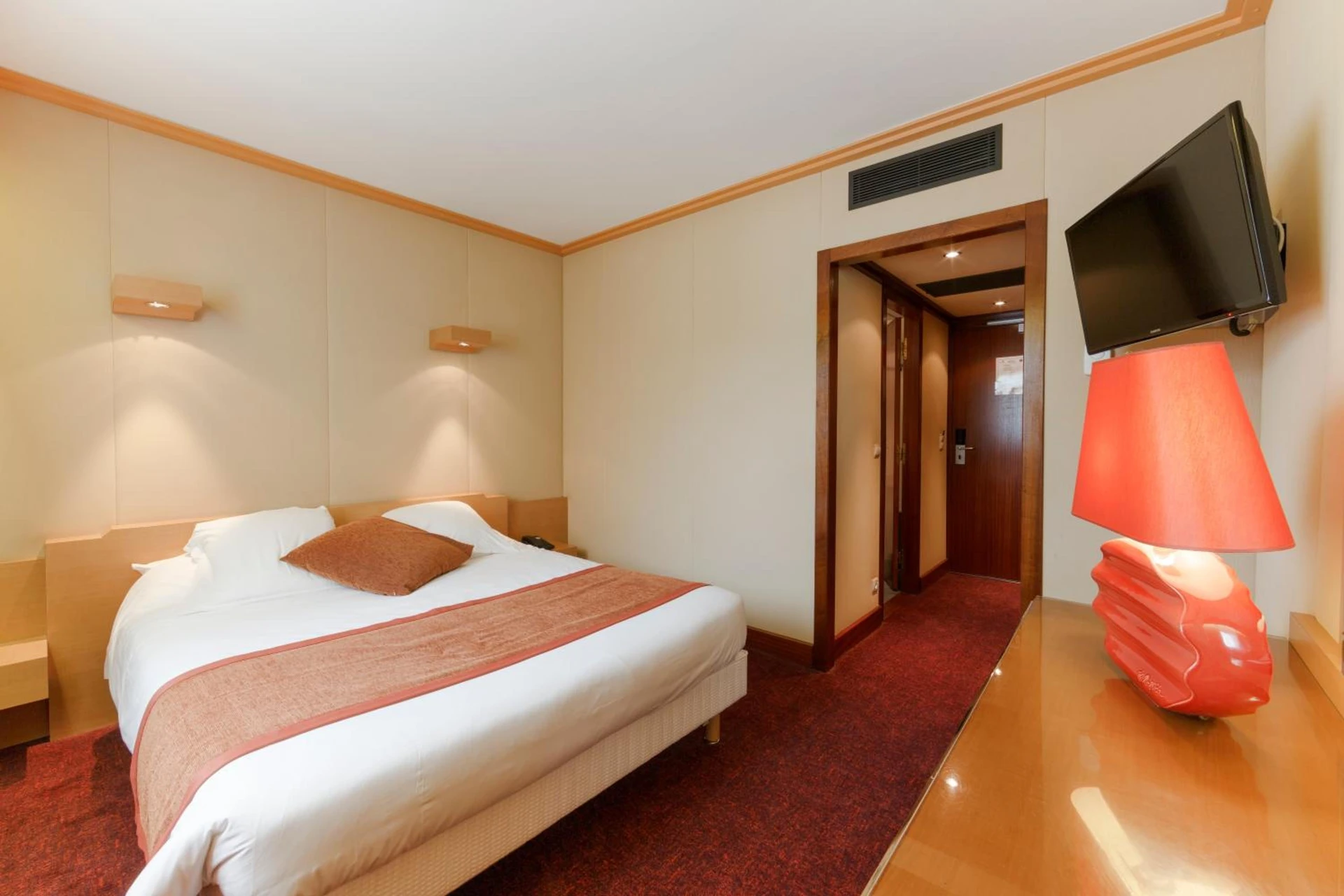 Magnifique chambre pour un séminaire d'entreprise à Hôtel du Béryl, Lons-le-Saunier - Lons-le-Saunier