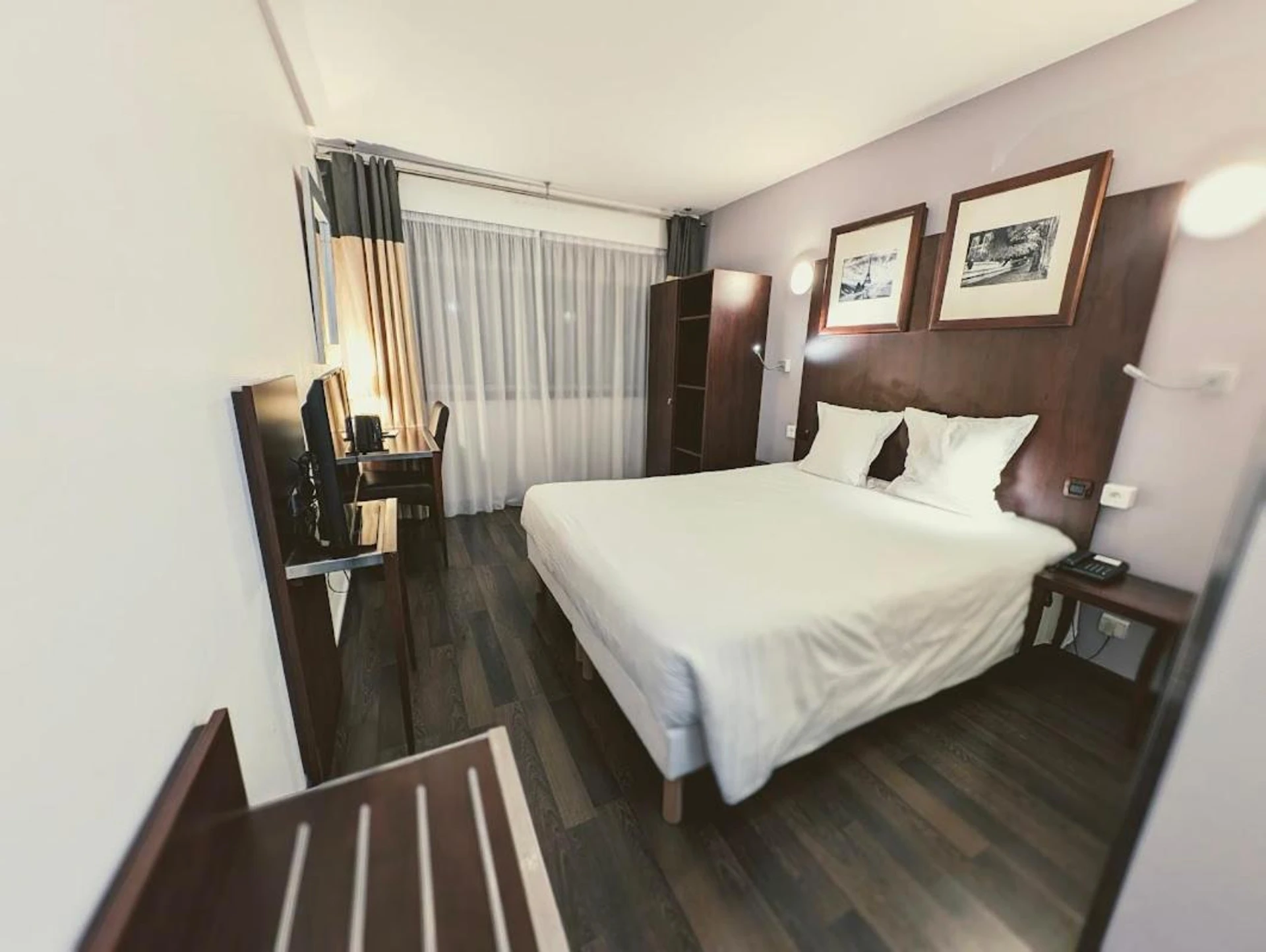 Chambre disponible pour un séminaire d'entreprise à Hôtel Du Centre Annemasse - Annemasse