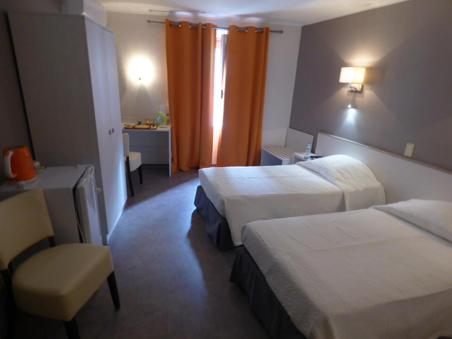 Chambre disponible pour un séminaire d'entreprise à Hotel du Centre - Pierrelatte