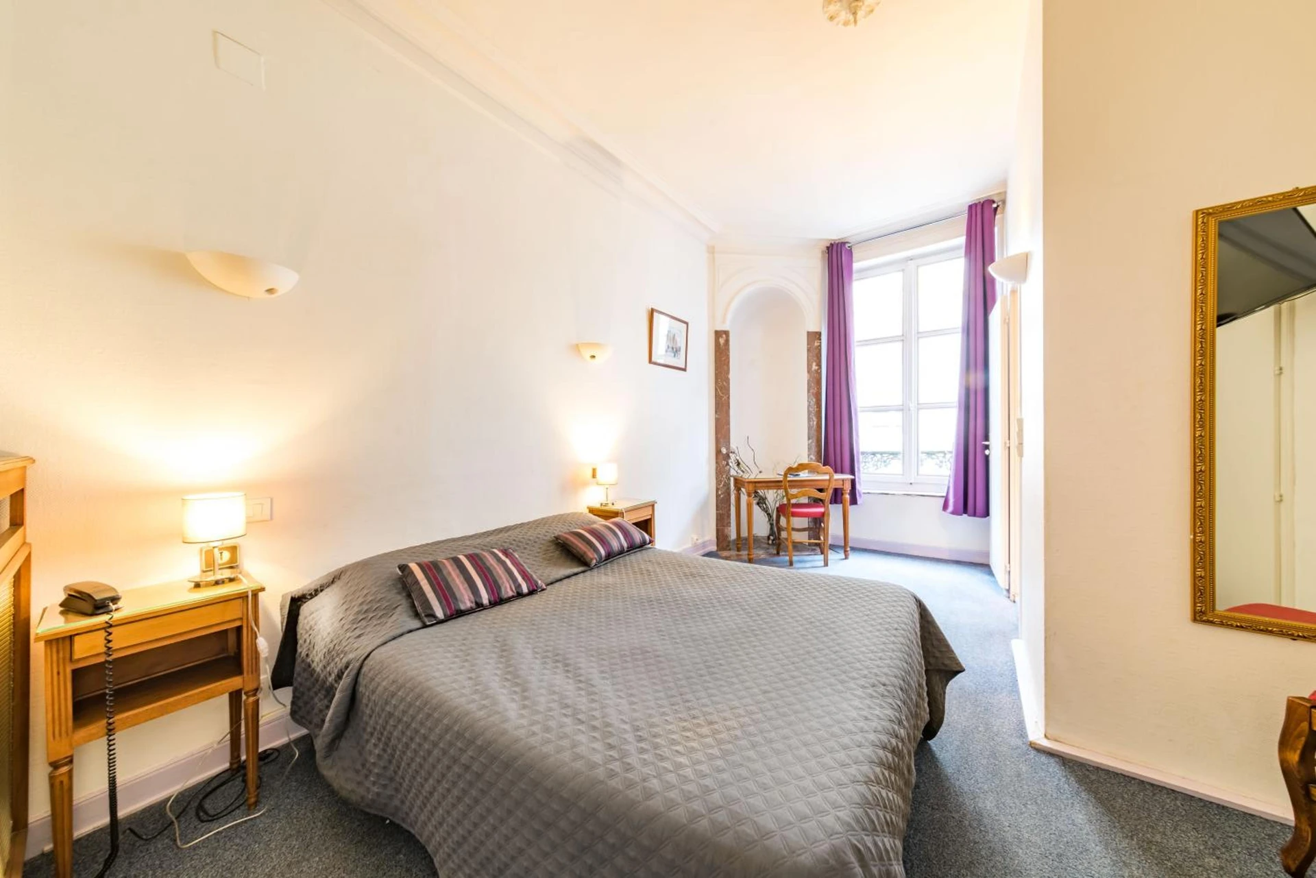 Magnifique chambre pour un séminaire d'entreprise à Hôtel du Centre - Metz